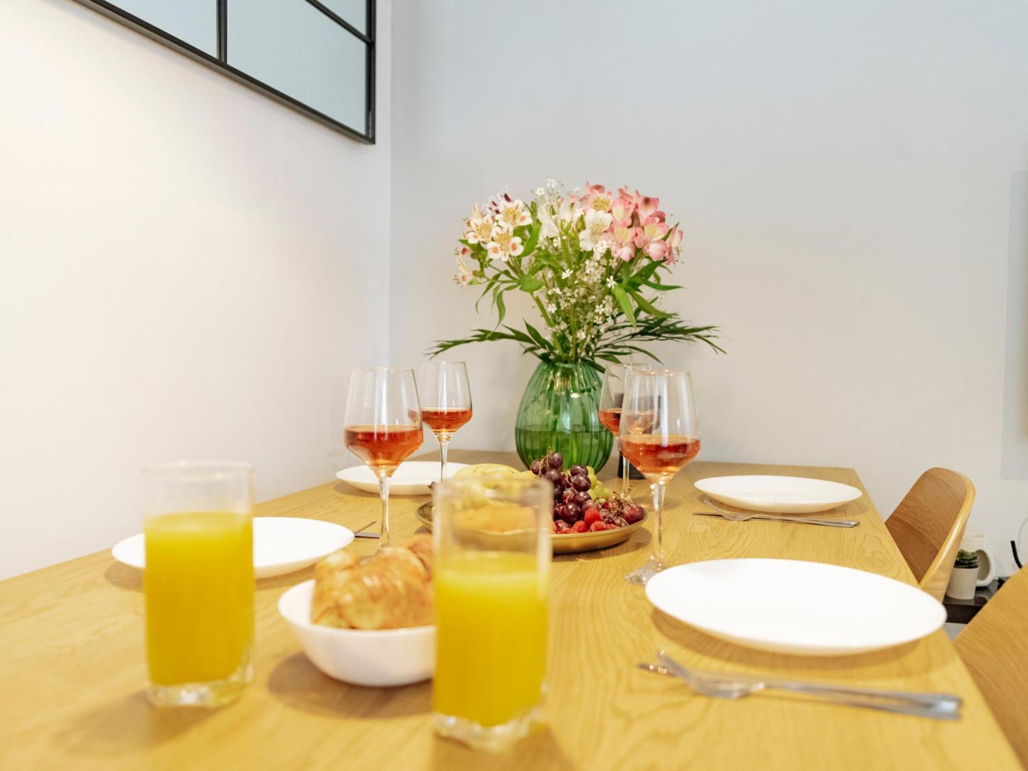 Luna - Romana Square Apartment *