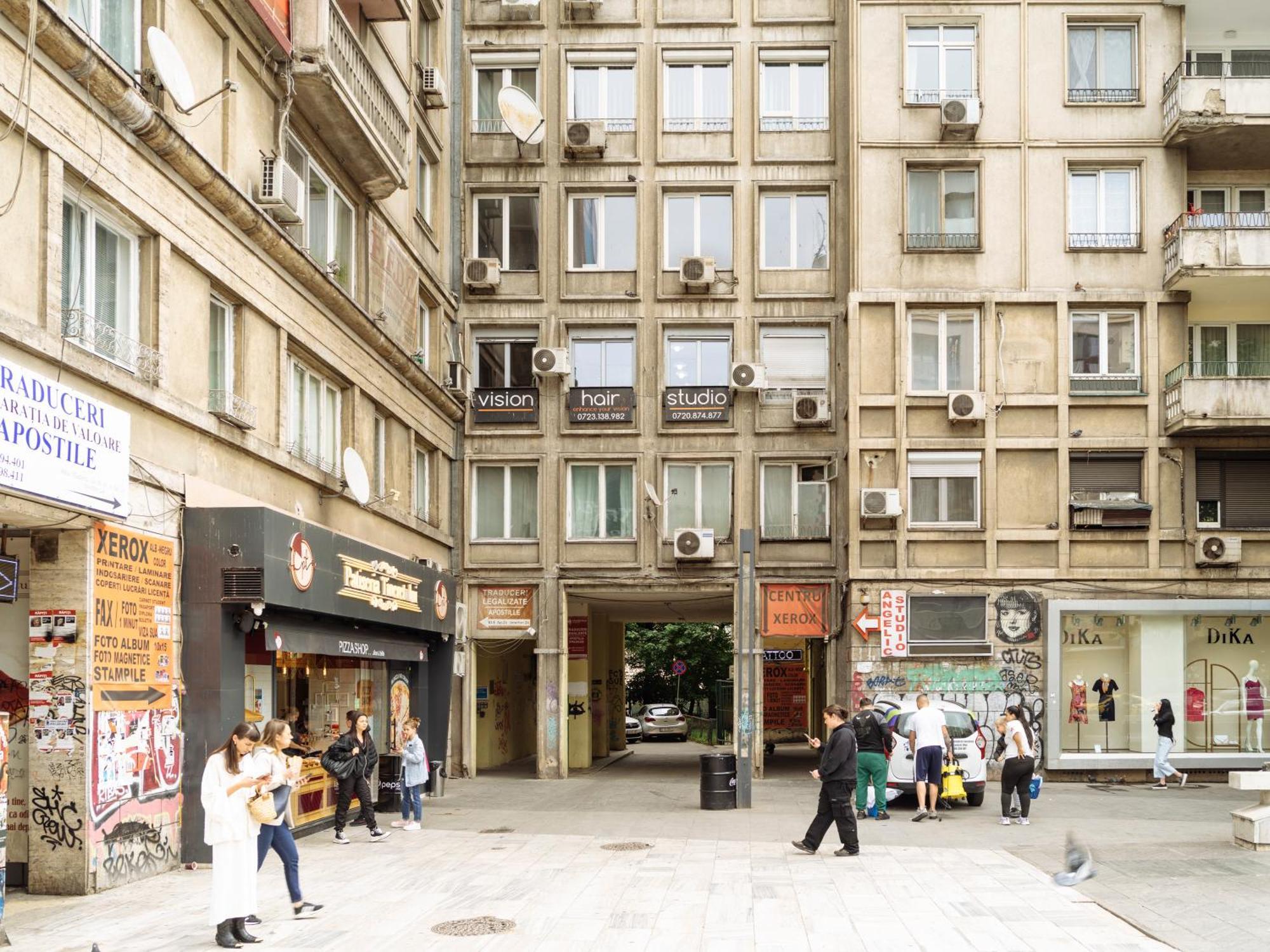 Luna - Romana Square Apartment *