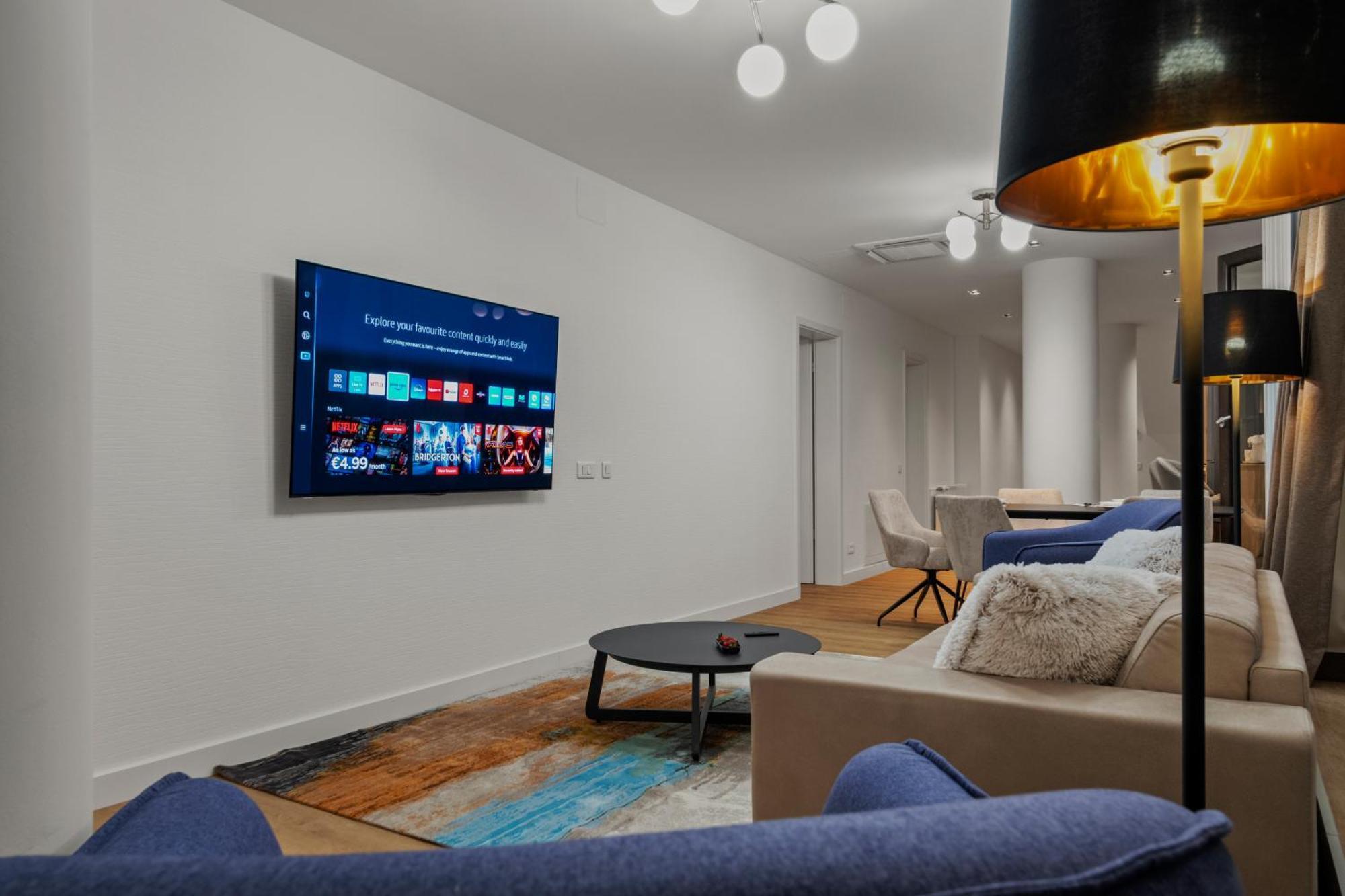 Crown Penthouse - Luxurious, & Vista , By Uni88 Bucharest