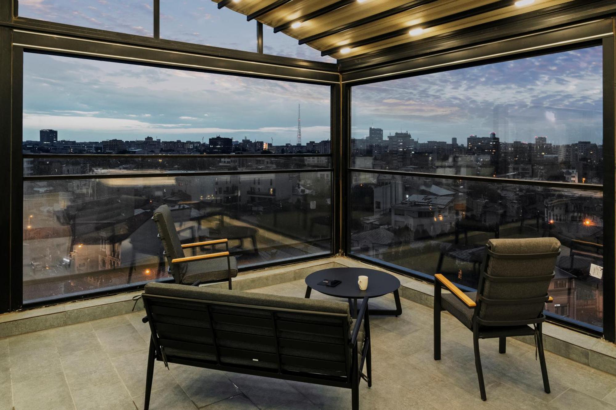 Crown Penthouse - Luxurious, & Vista , By Uni88 Bucharest