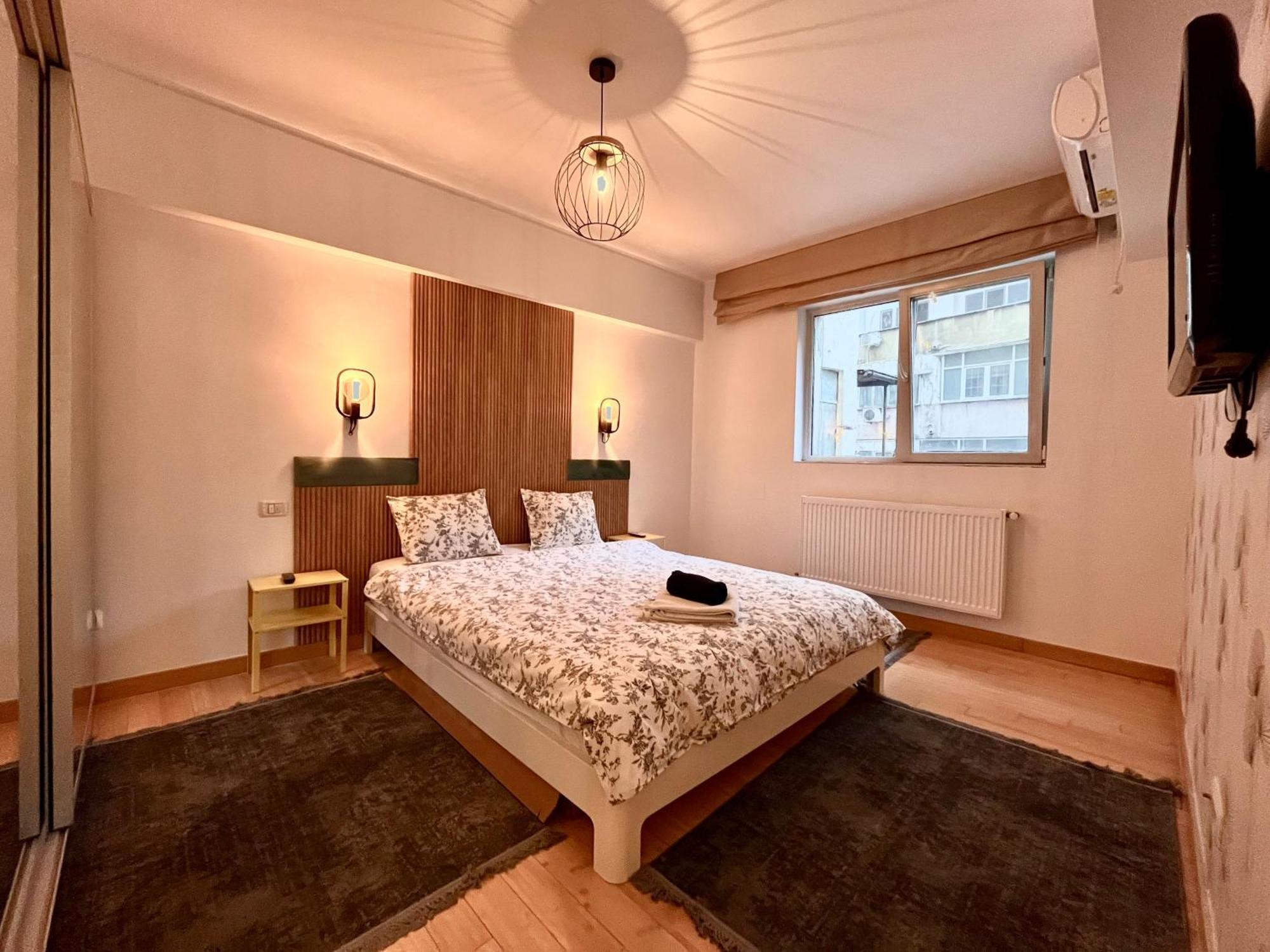 Cozy With Balcony Apartment Bucharest