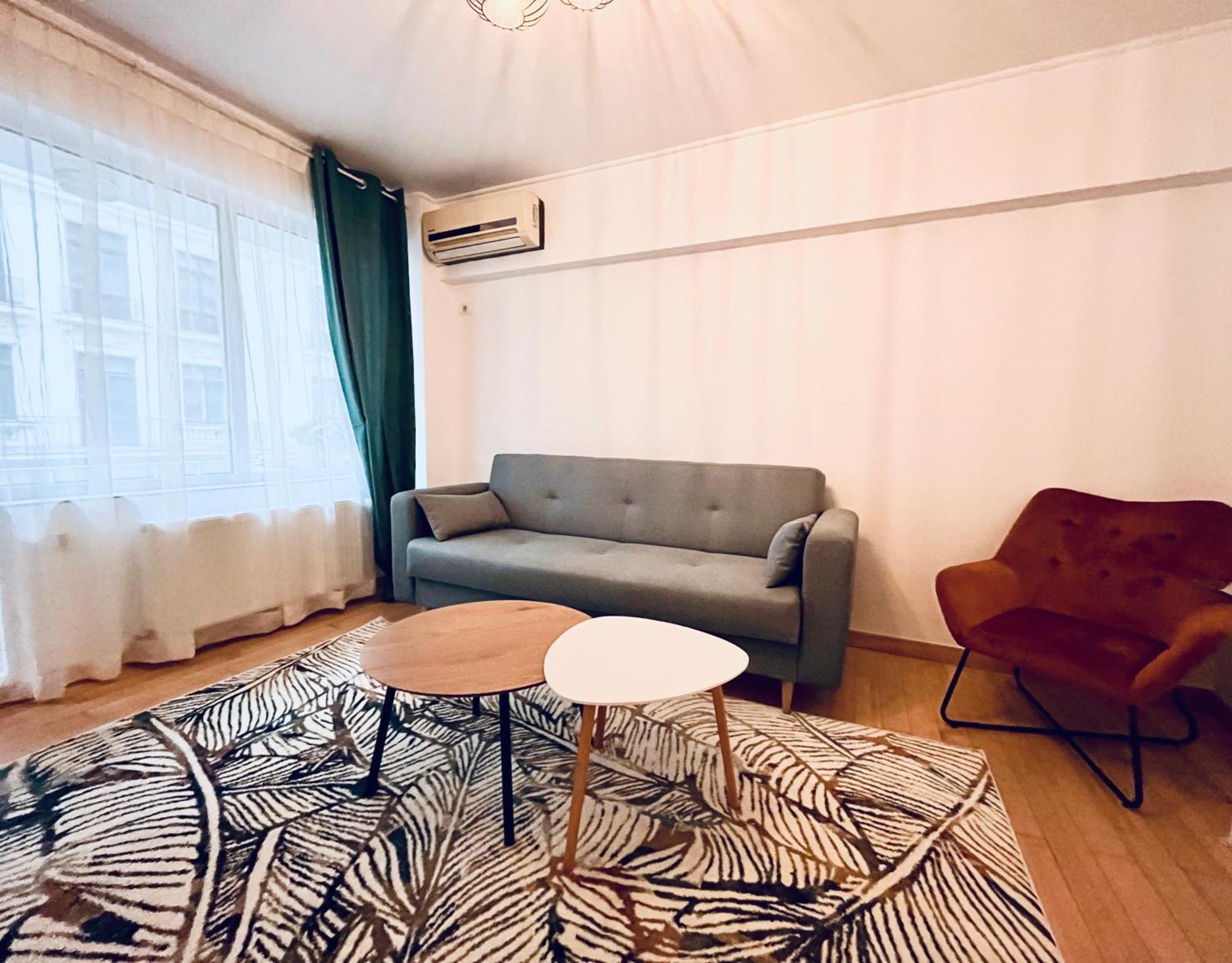 Cozy With Balcony Apartment