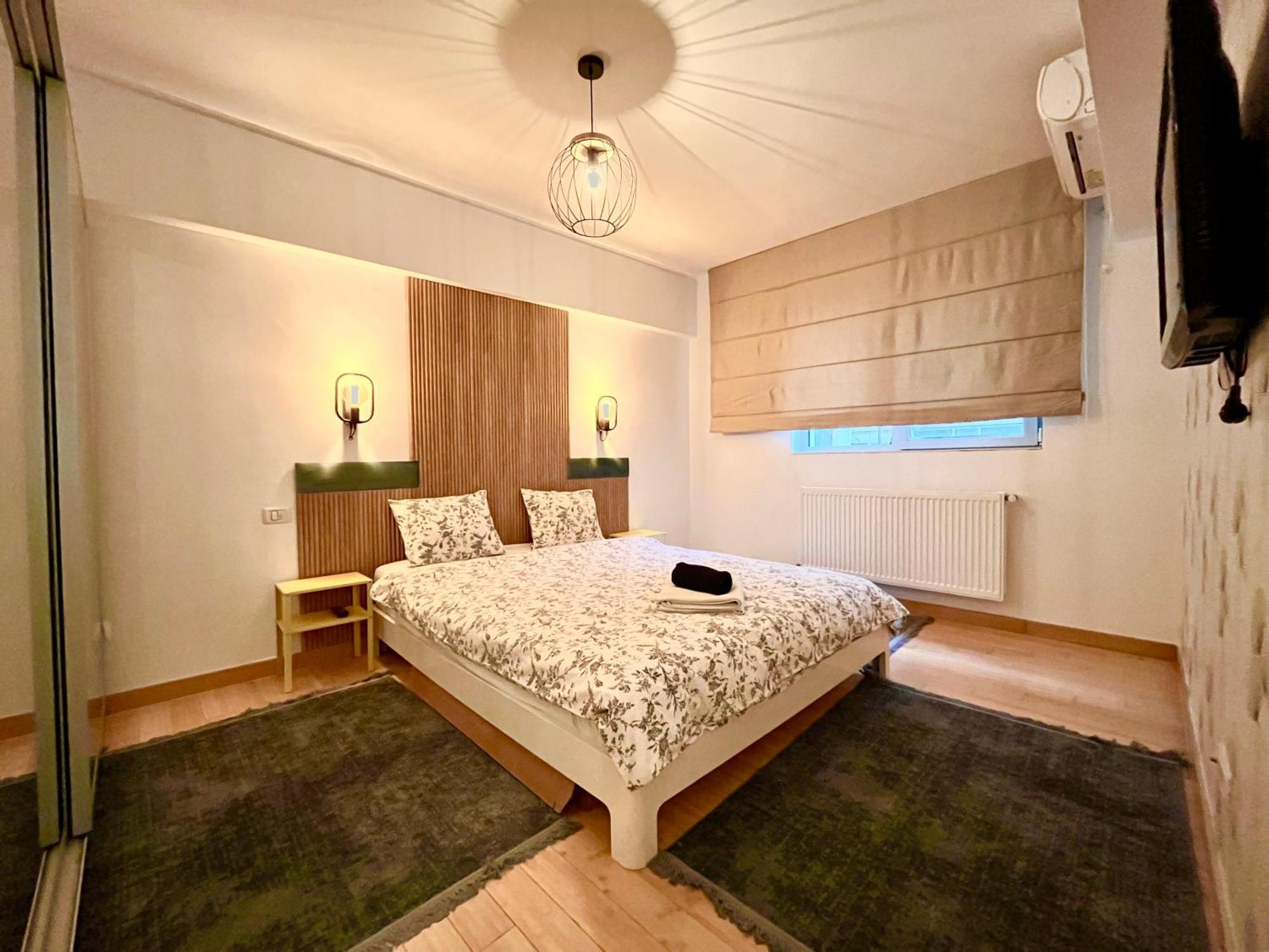 Cozy With Balcony Apartment *
