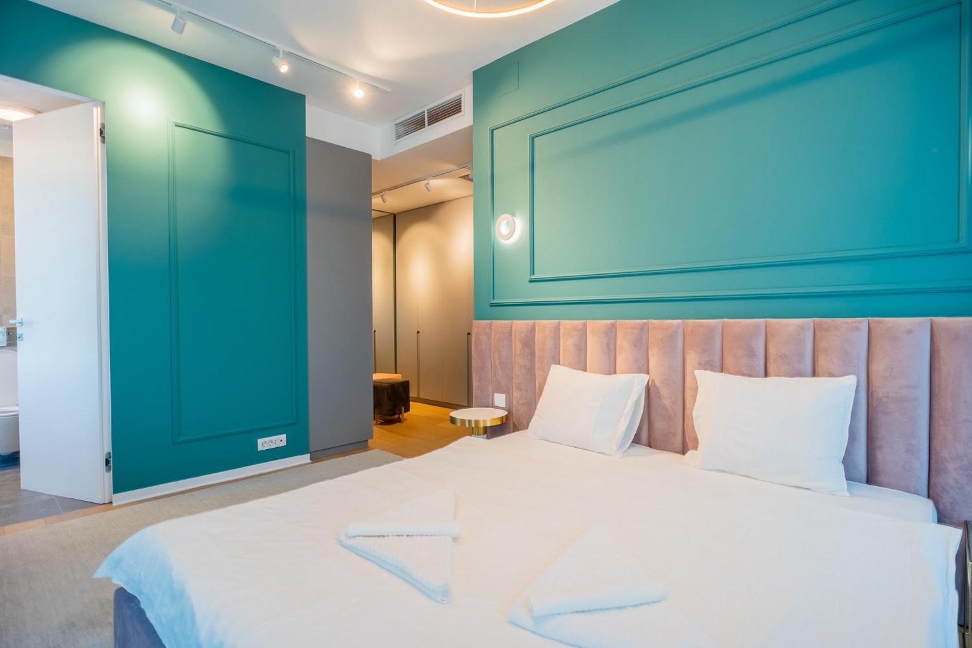 One Mircea Eliade - Luxurious With Panoramic And Park View Apartment Bucharest