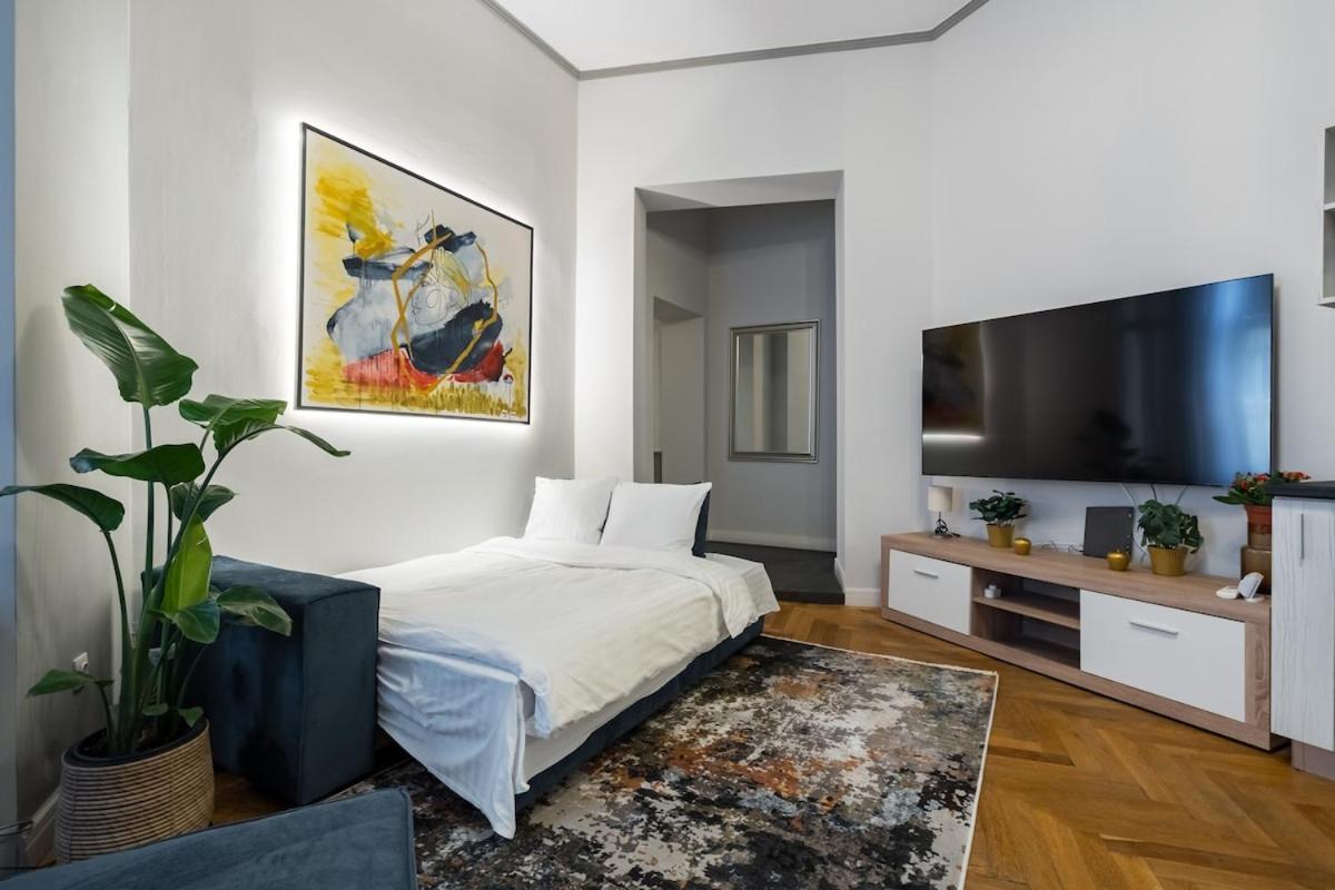 Apartment Superb 2br Flat - Amzei Square Bucharest