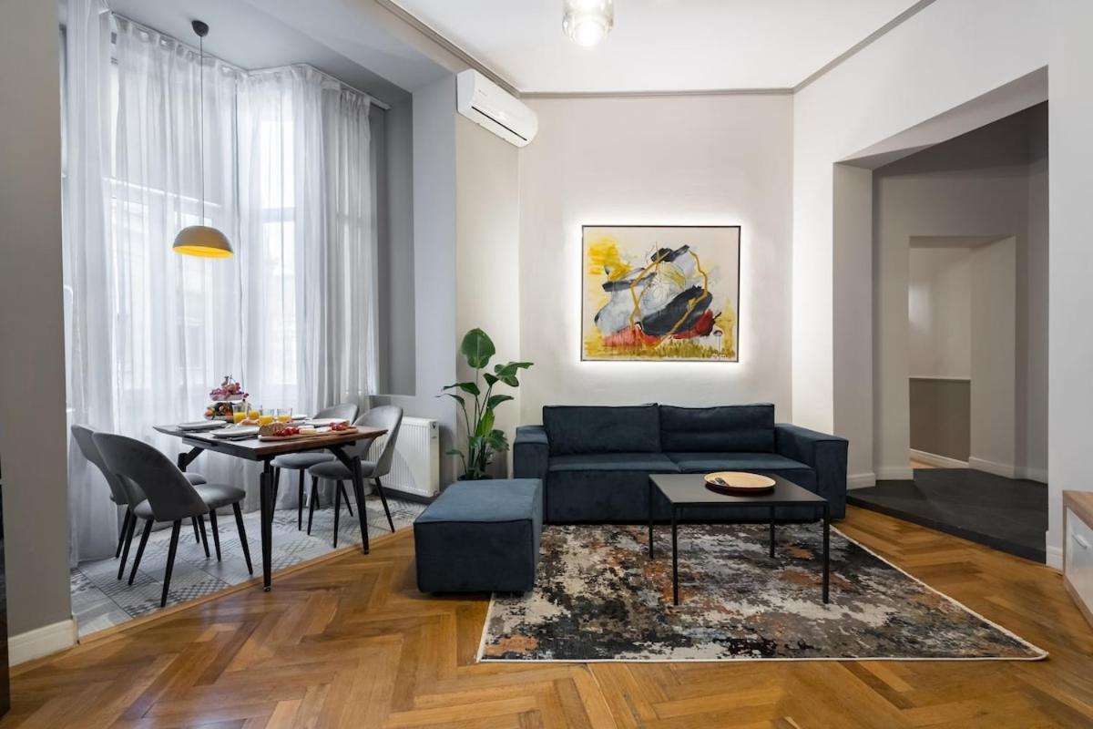 Superb 2br Flat - Amzei Square Bucharest