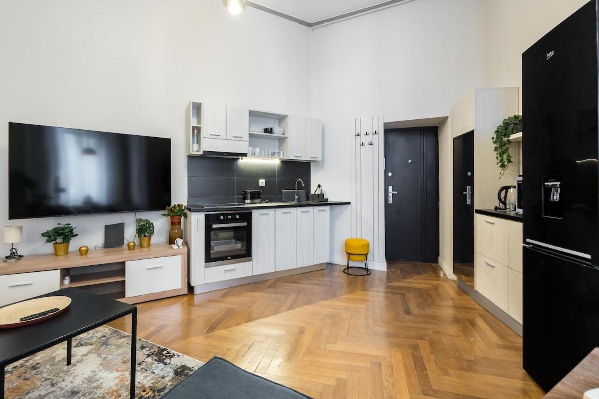 Superb 2br Flat - Amzei Square Apartment