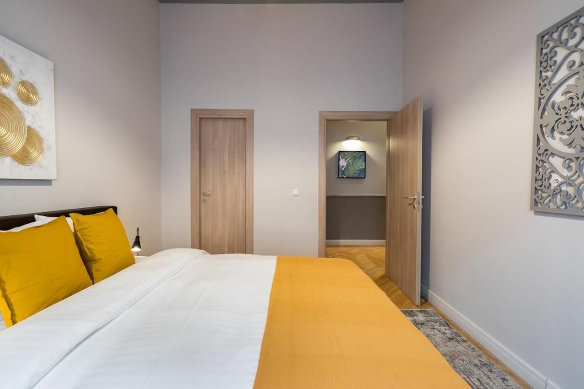 Superb 2br Flat - Amzei Square Apartment *