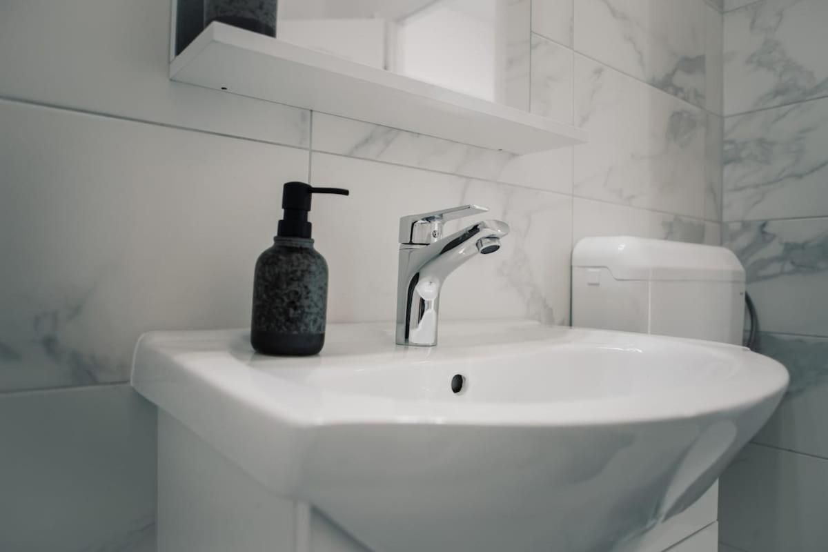 Cozyapartment Near Metrogorjului * Bucureşti
