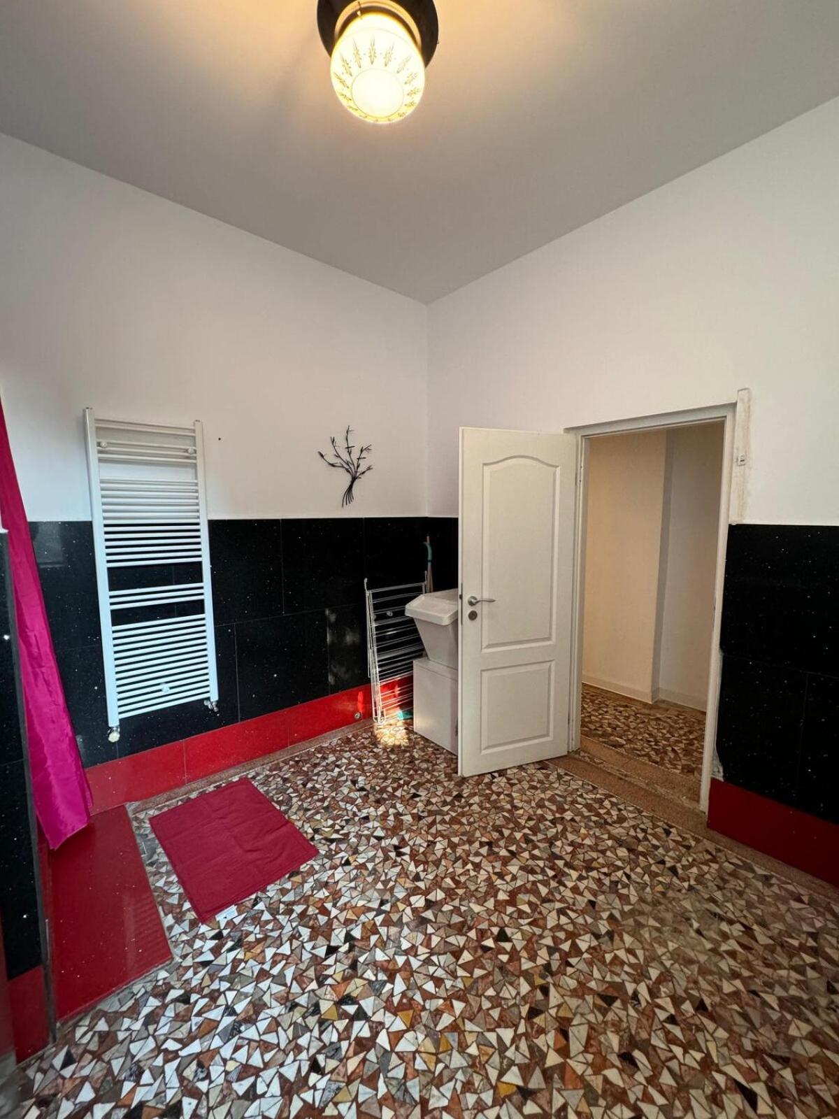 Ultra Apartment