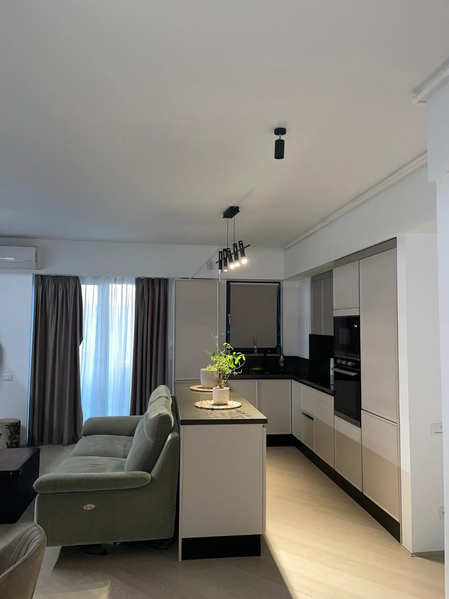 Fancy With 2br Apartment *