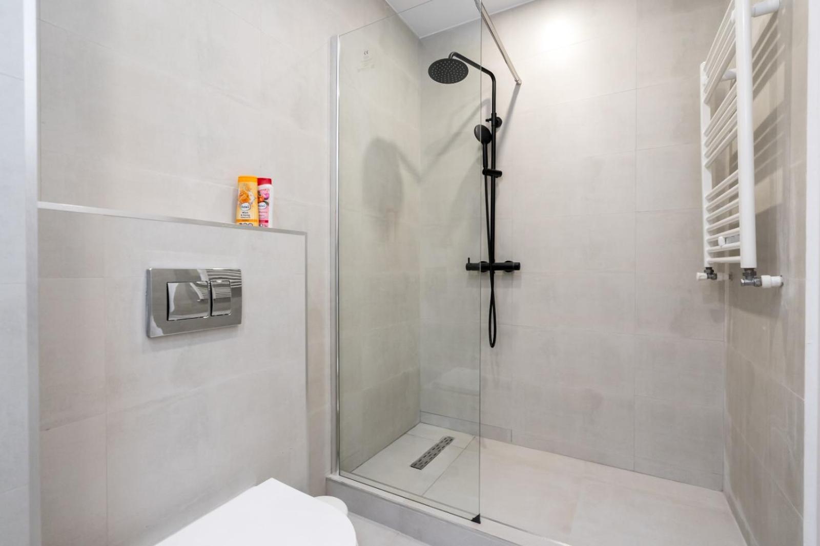 Apartment High-end With Panoramic View, Parking & Pool Bucharest