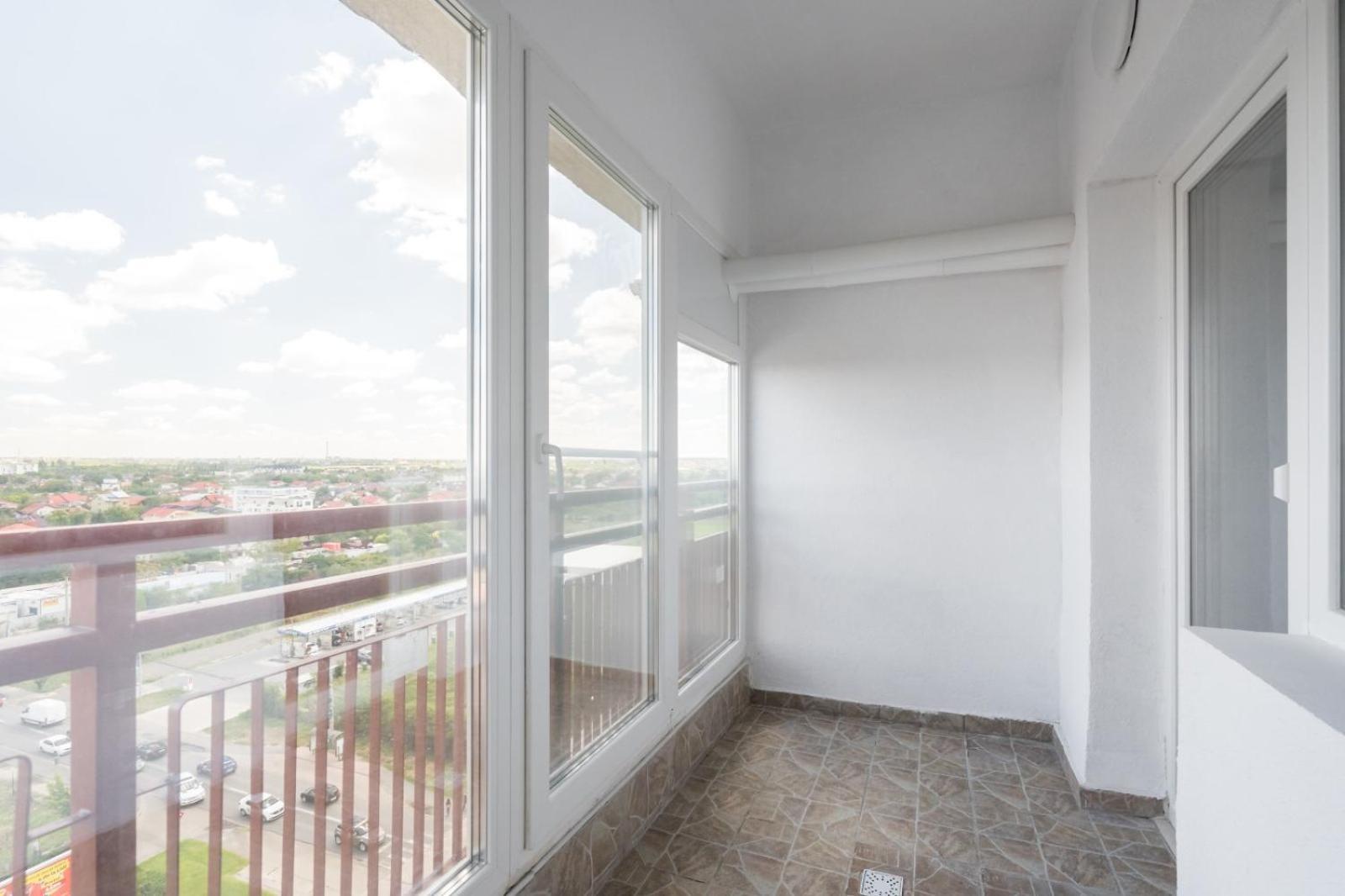 High-end With Panoramic View, Parking & Pool Apartment Bucharest