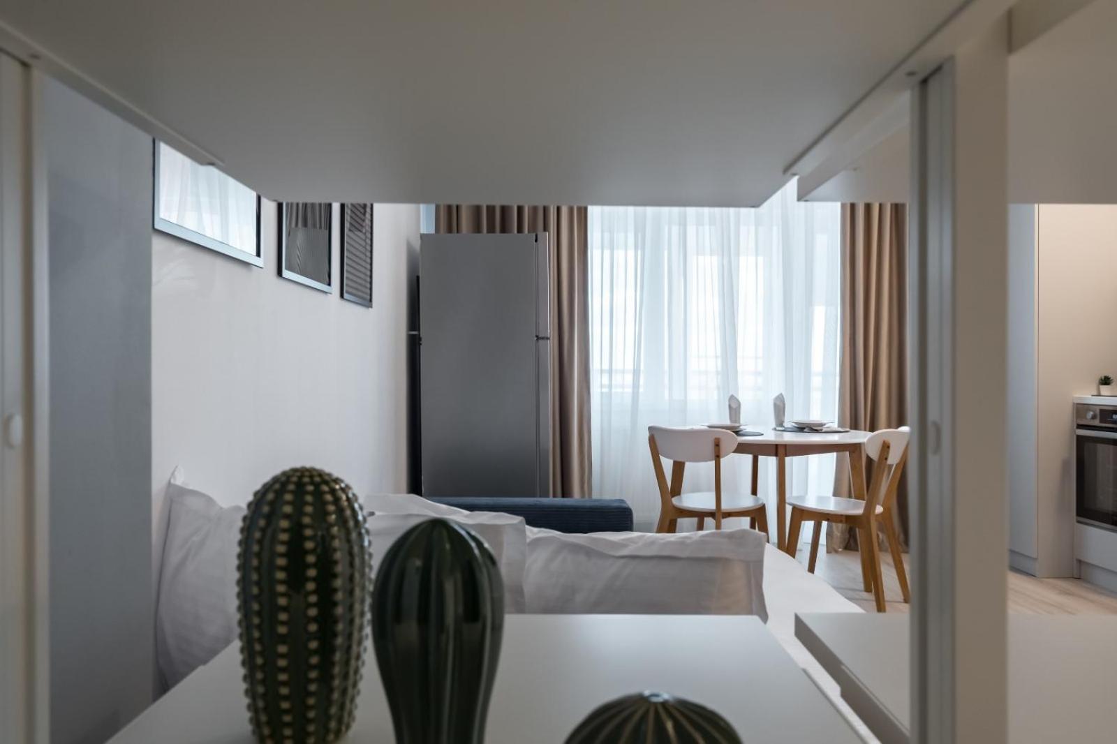 High-end With Panoramic View, Parking & Pool Apartment