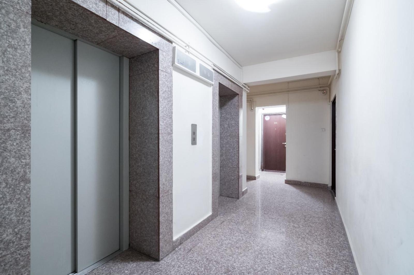 High-end With Panoramic View, Parking & Pool Apartment