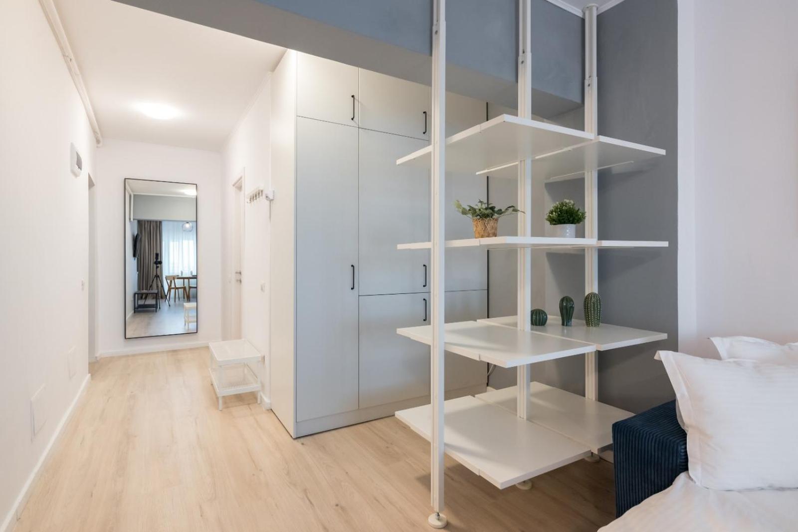 High-end With Panoramic View, Parking & Pool *