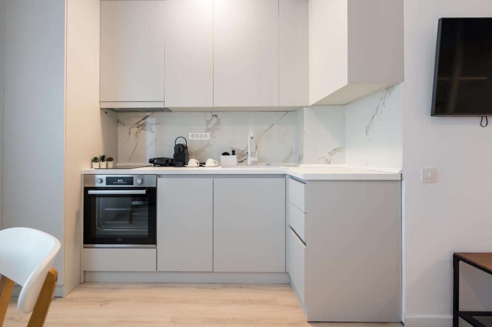 High-end With Panoramic View, Parking & Pool Apartment Bucharest