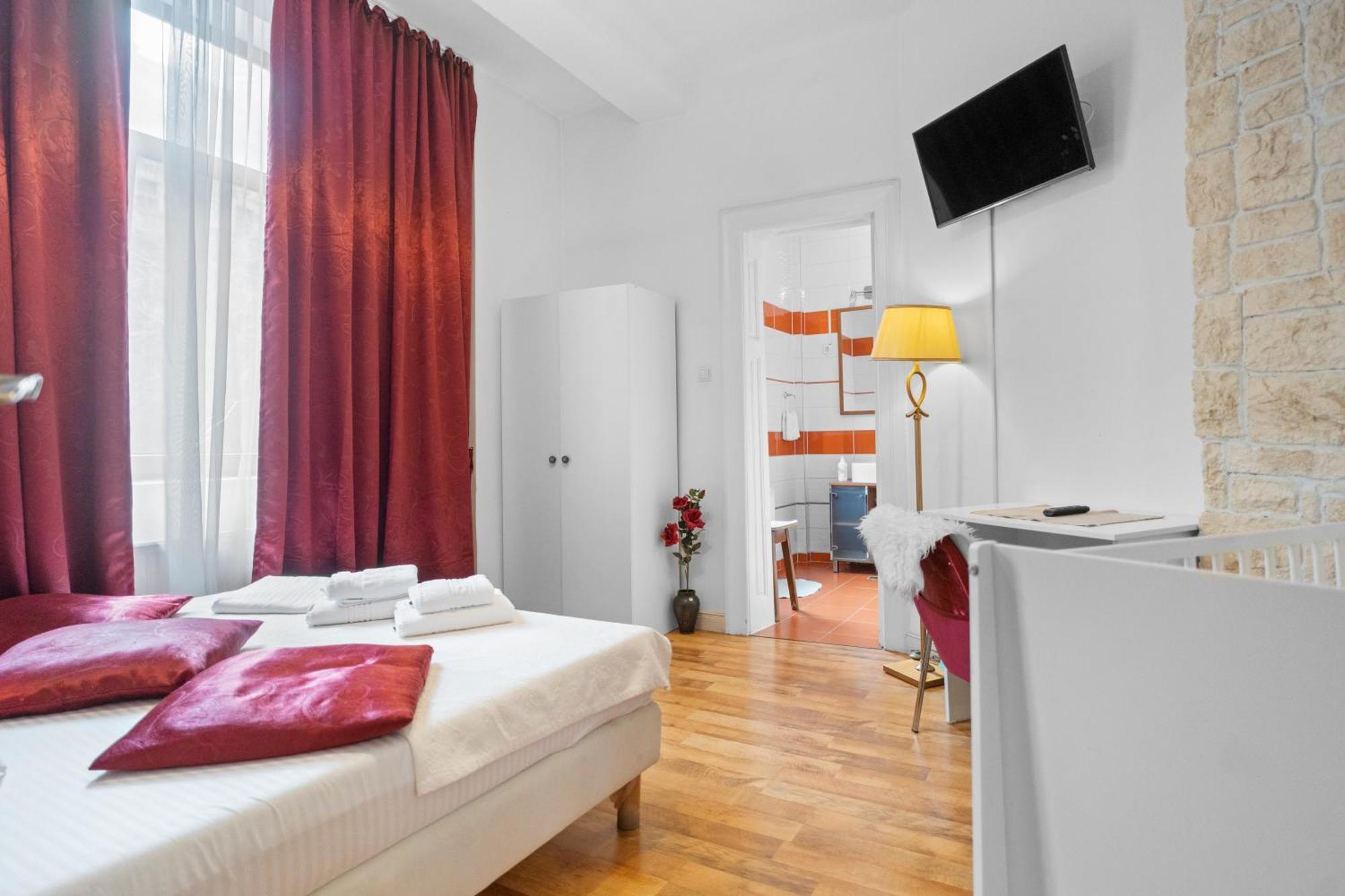 Apartment Golden Residences - & Penthouse In Old Town