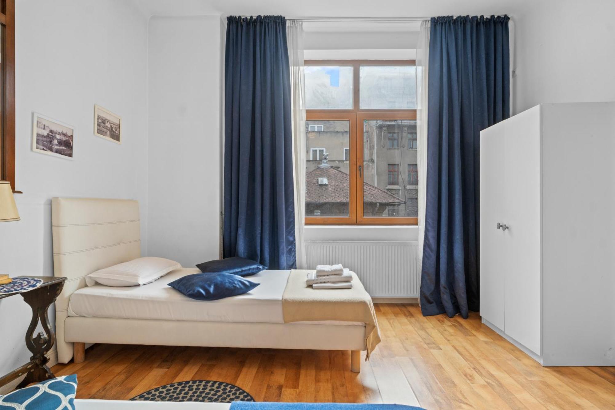 Golden Residences - & Penthouse In Old Town Bucharest