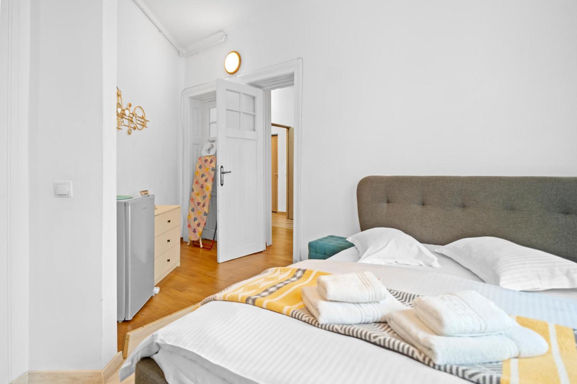 Golden Residences - & Penthouse In Old Town Apartment Bucharest