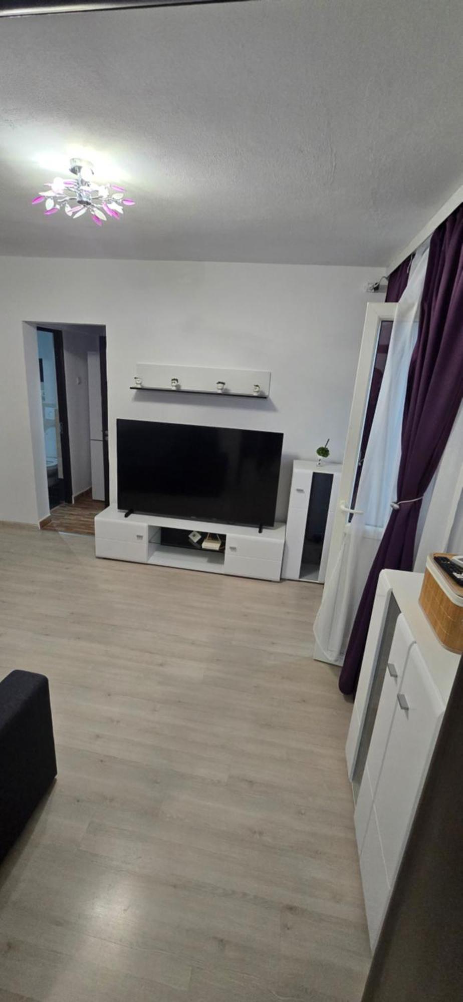 Apartment 360 *
