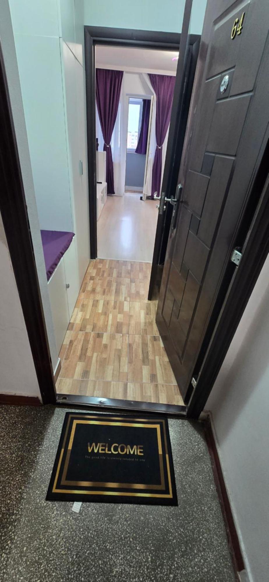 Apartment 360 *