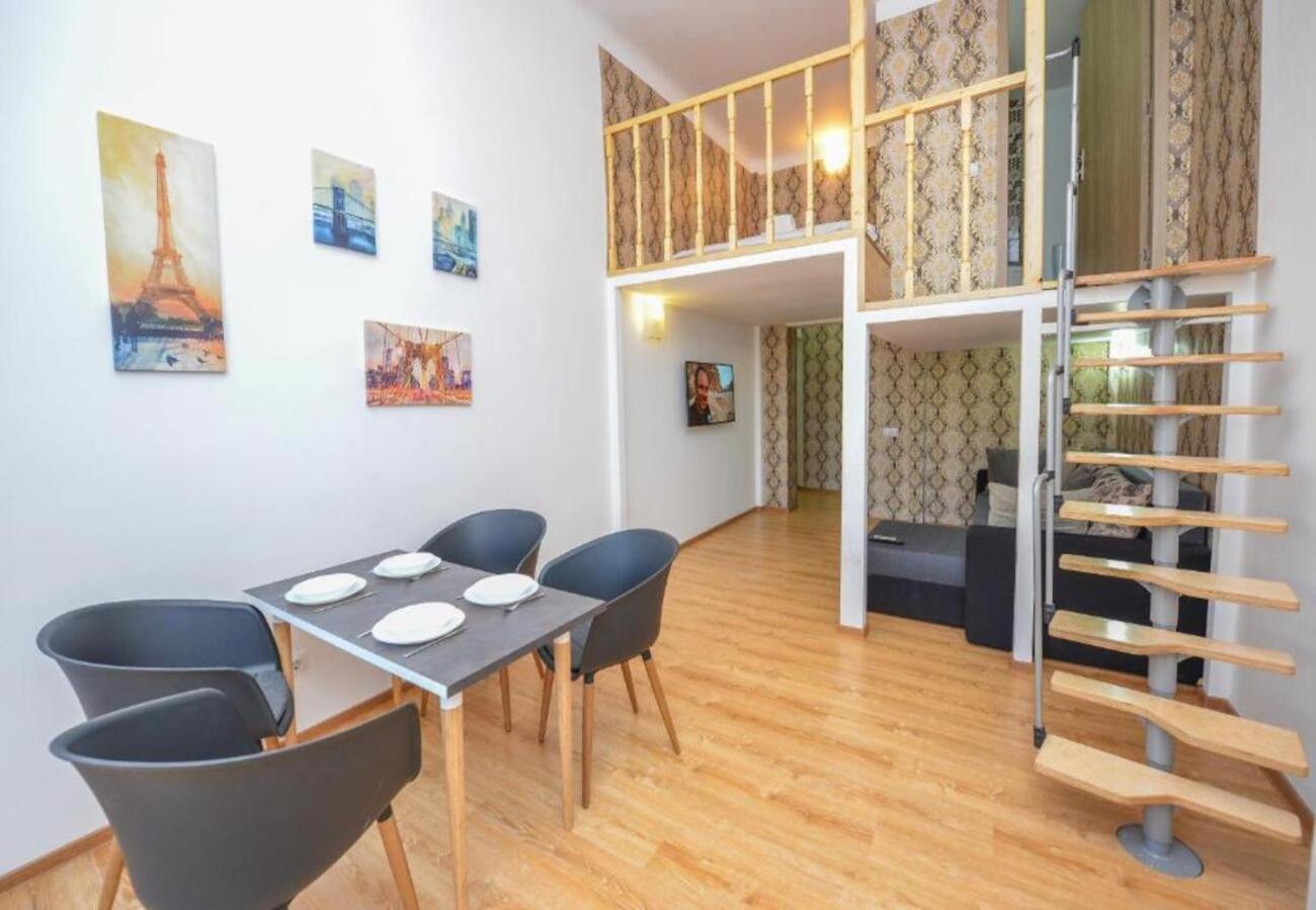 Chic Old Town Escape With Modern Comforts Apartment Bucharest