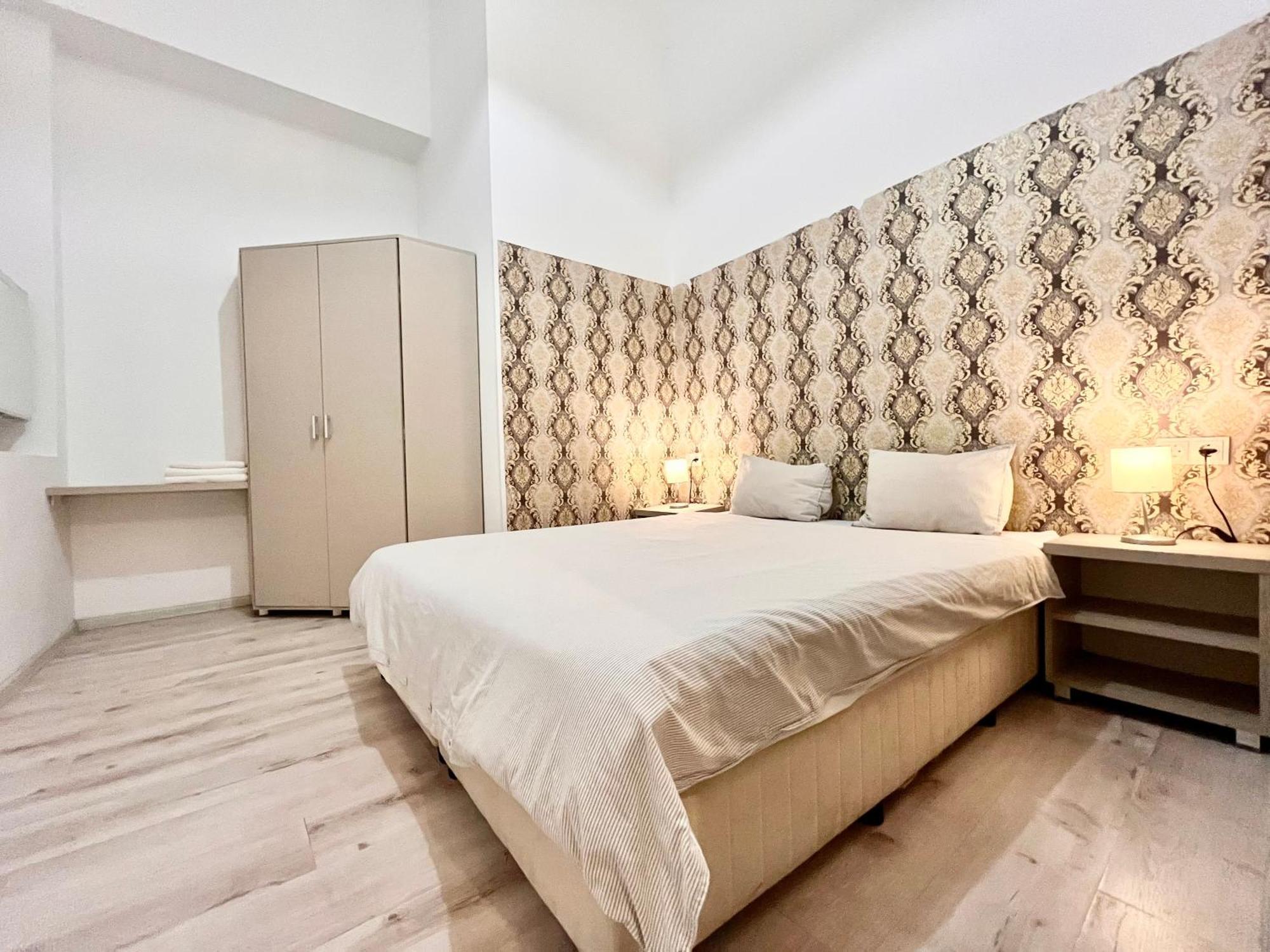 Chic Old Town Escape With Modern Comforts Apartment Bucharest