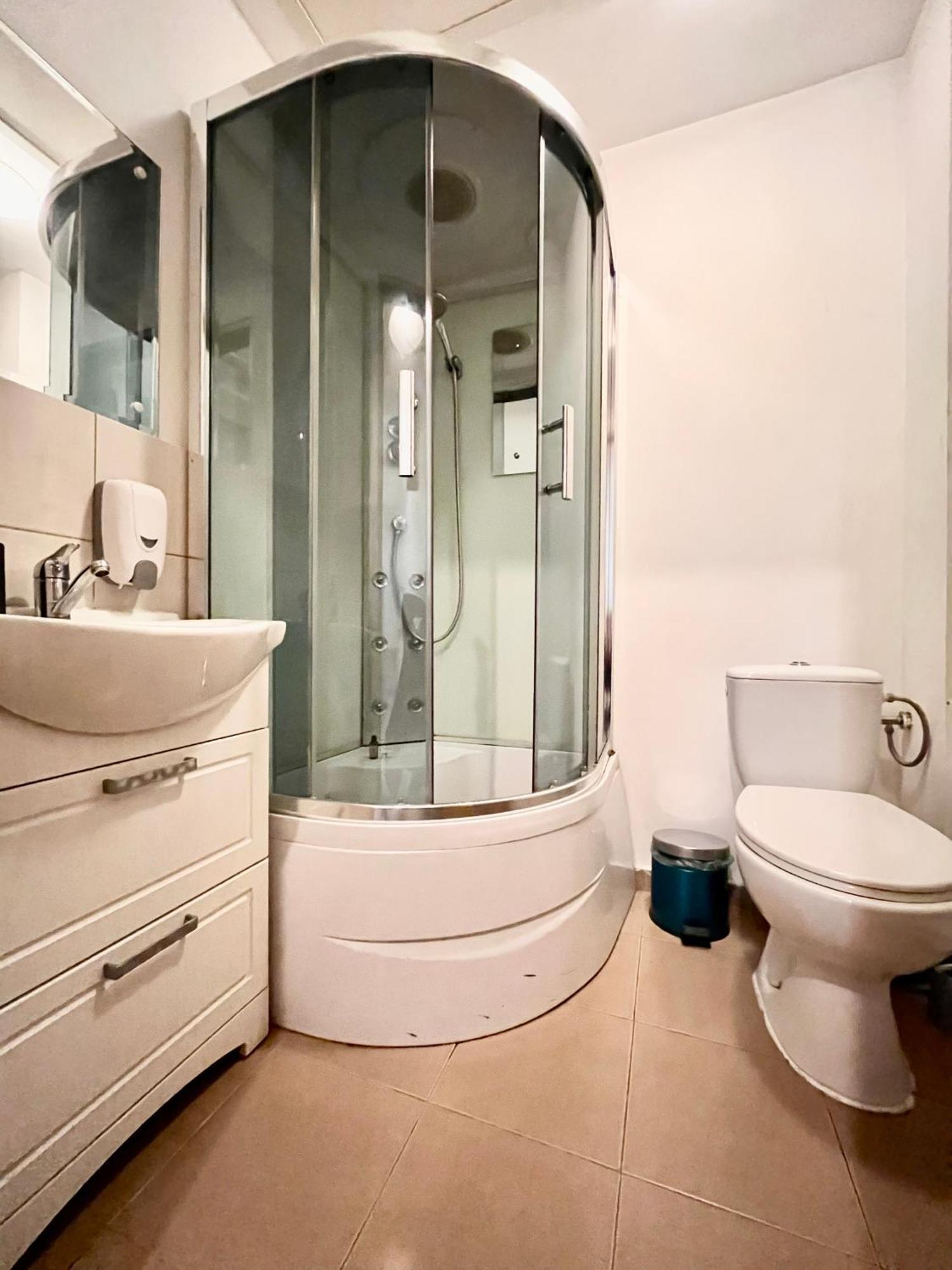 Apartment Chic Old Town Escape With Modern Comforts *