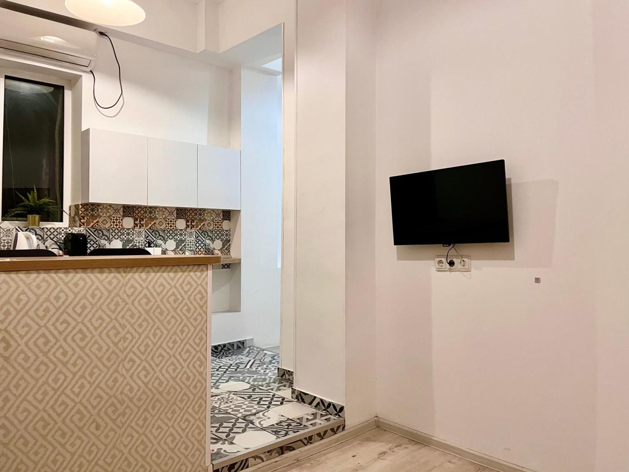 Chic Old Town Escape With Modern Comforts * Bucharest