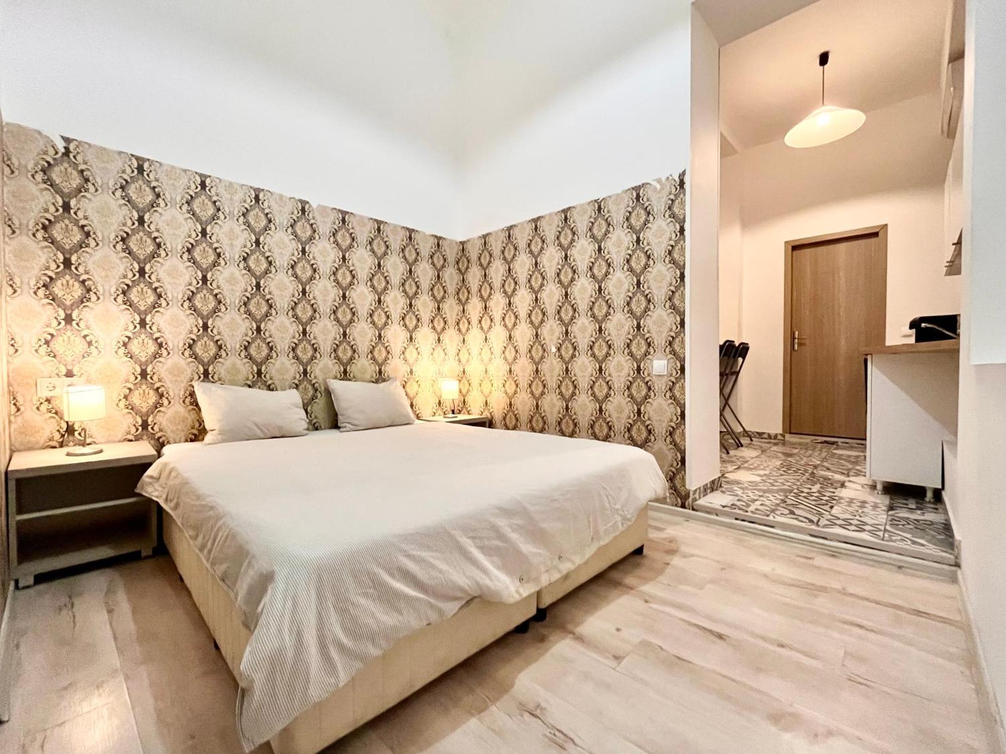 Apartment Chic Old Town Escape With Modern Comforts *
