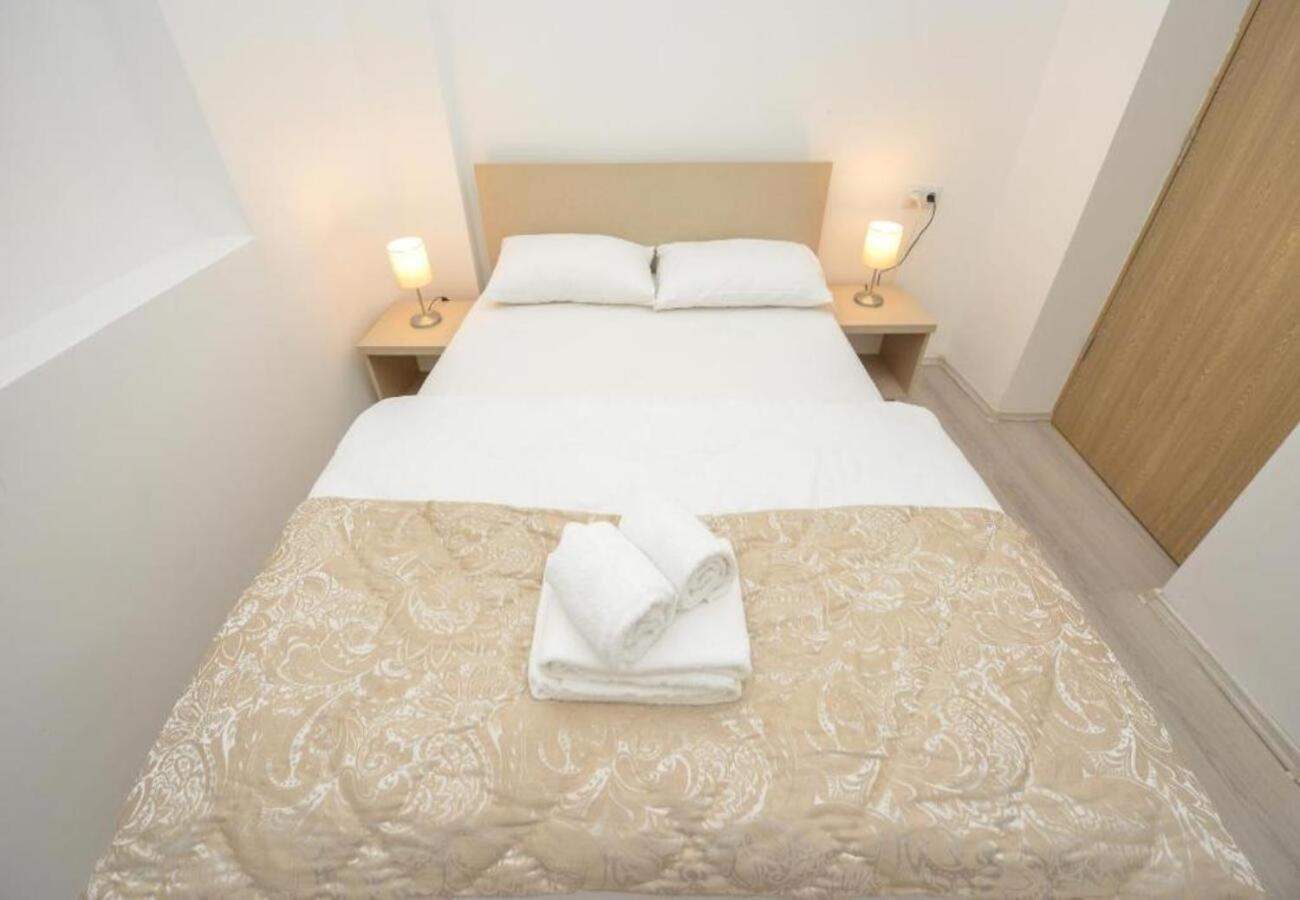 Chic Old Town Escape With Modern Comforts Apartment Bucharest