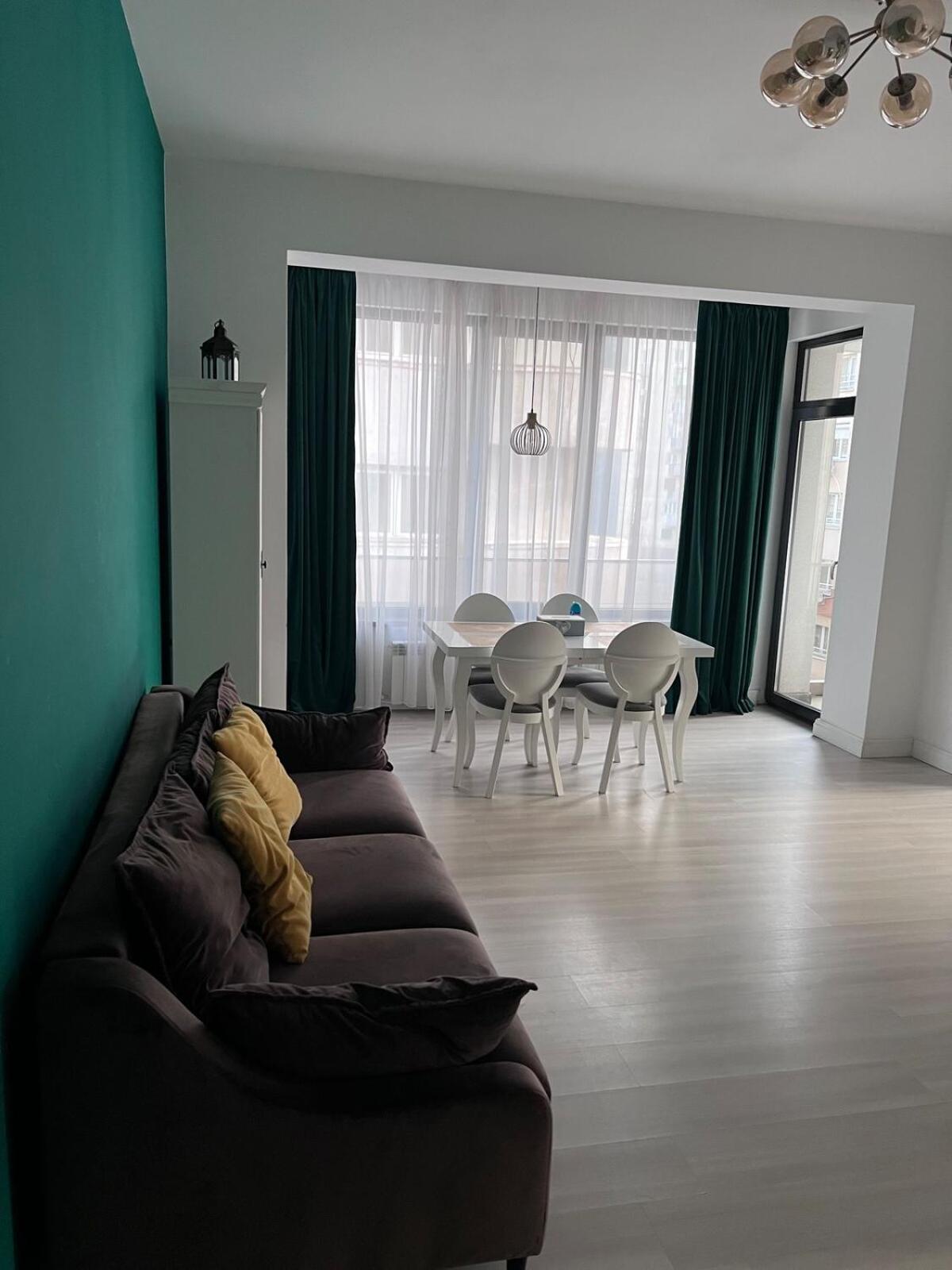 Uptown Flat Apartment