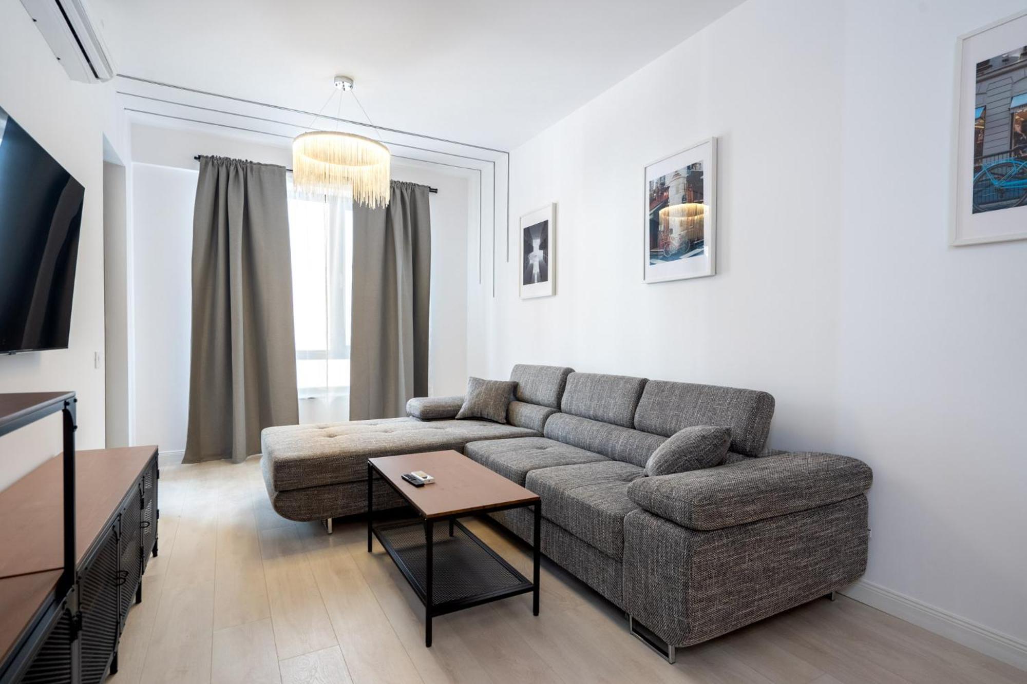 Viapipera - Modern On Pipera Blvd Bucureşti