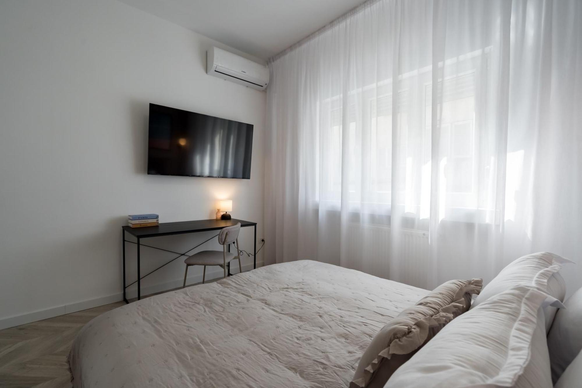 Apartment Cismigui Park 2 Bedrooms 16