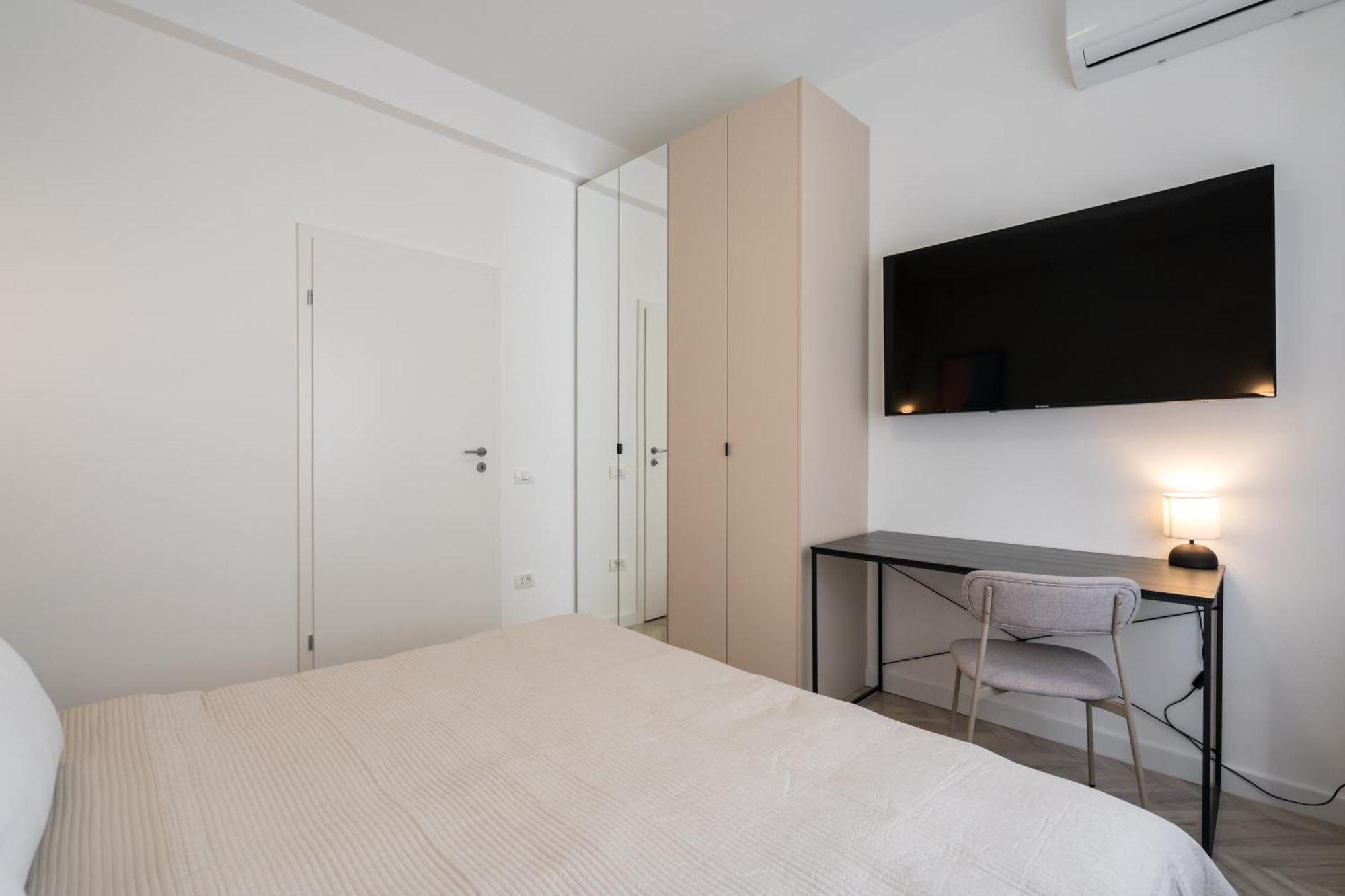 Cismigui Park 2 Bedrooms 16 Bucharest