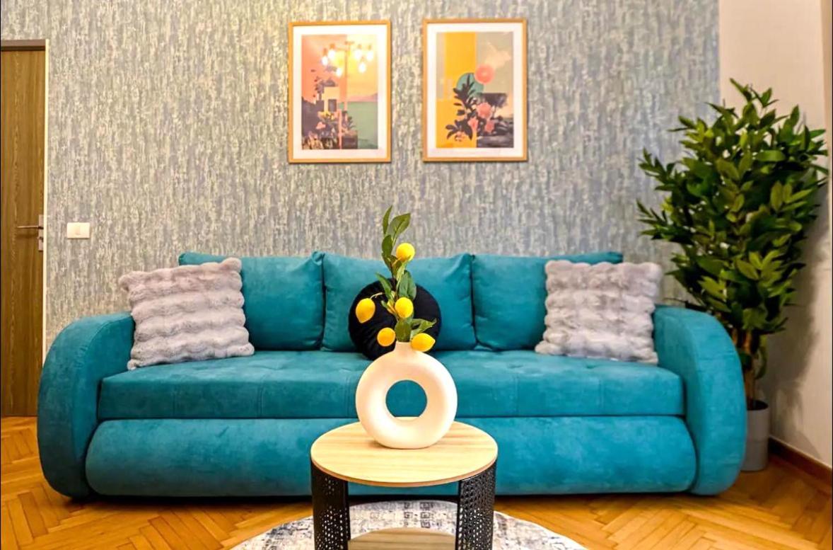 Apartment Fluidity - Refined 2br Retreat In Center *