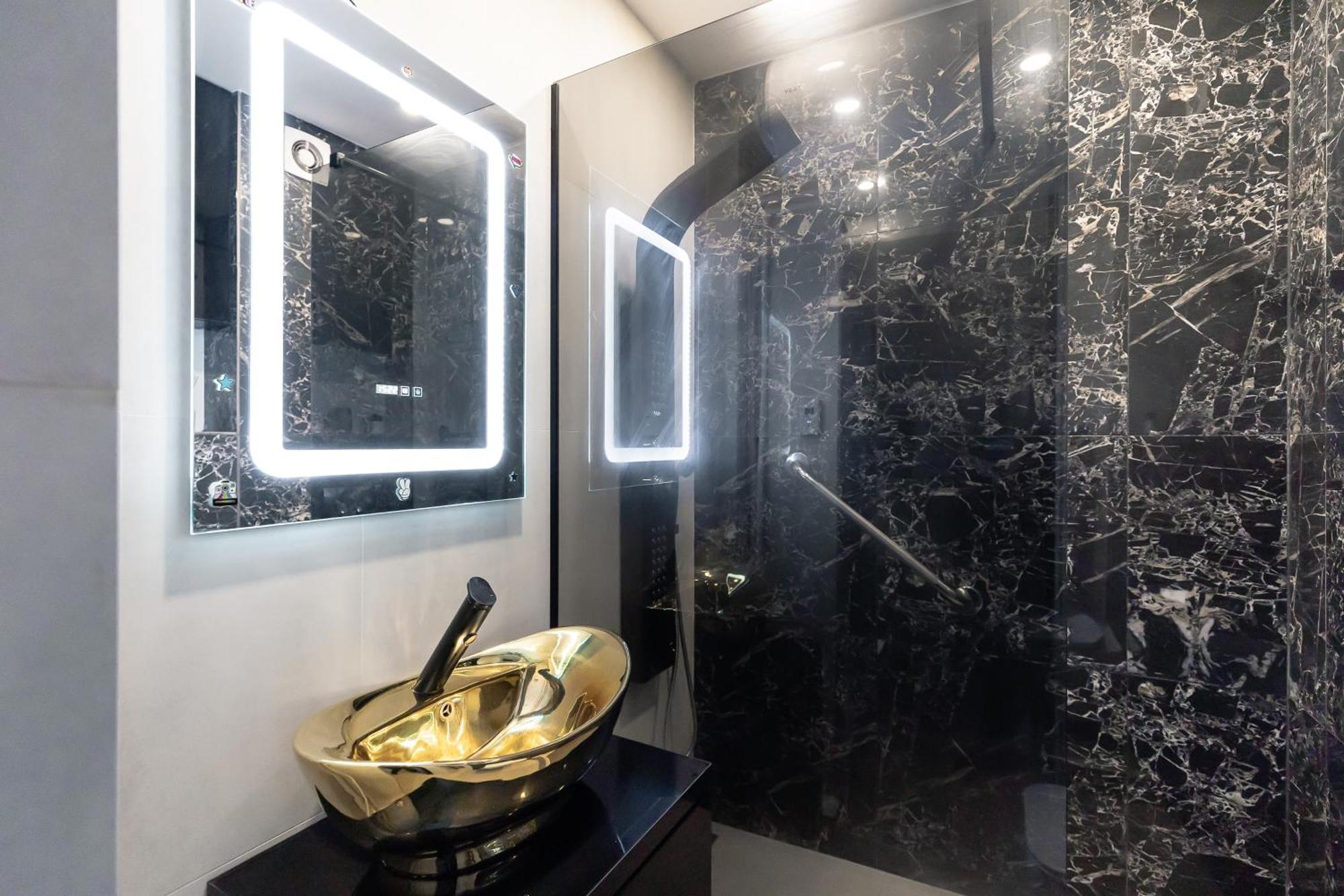 Apartment Lazys Haven Modern 3r In Center Bucharest