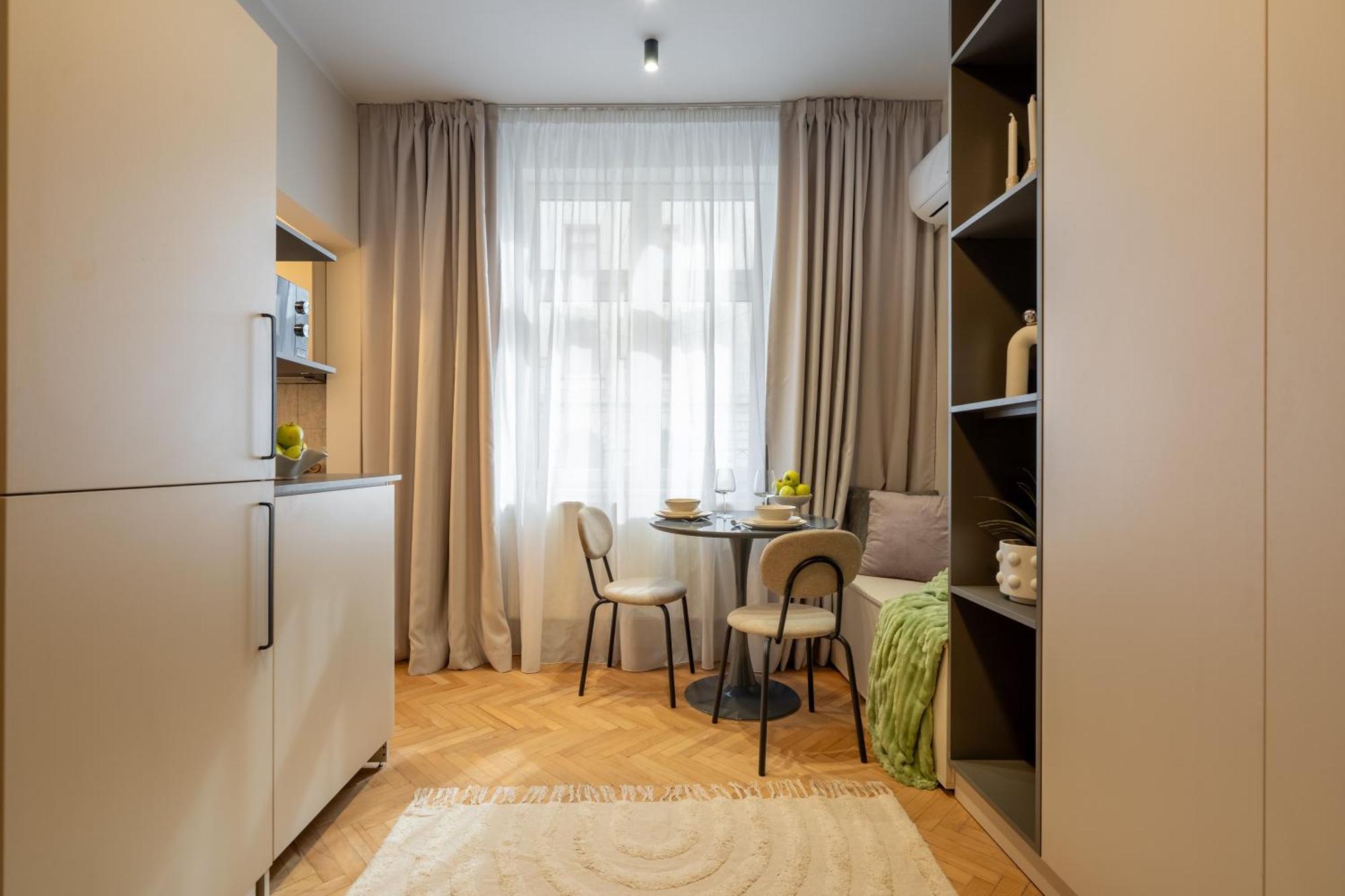 Old Town - Carada 5 - Urbannest Apartment *