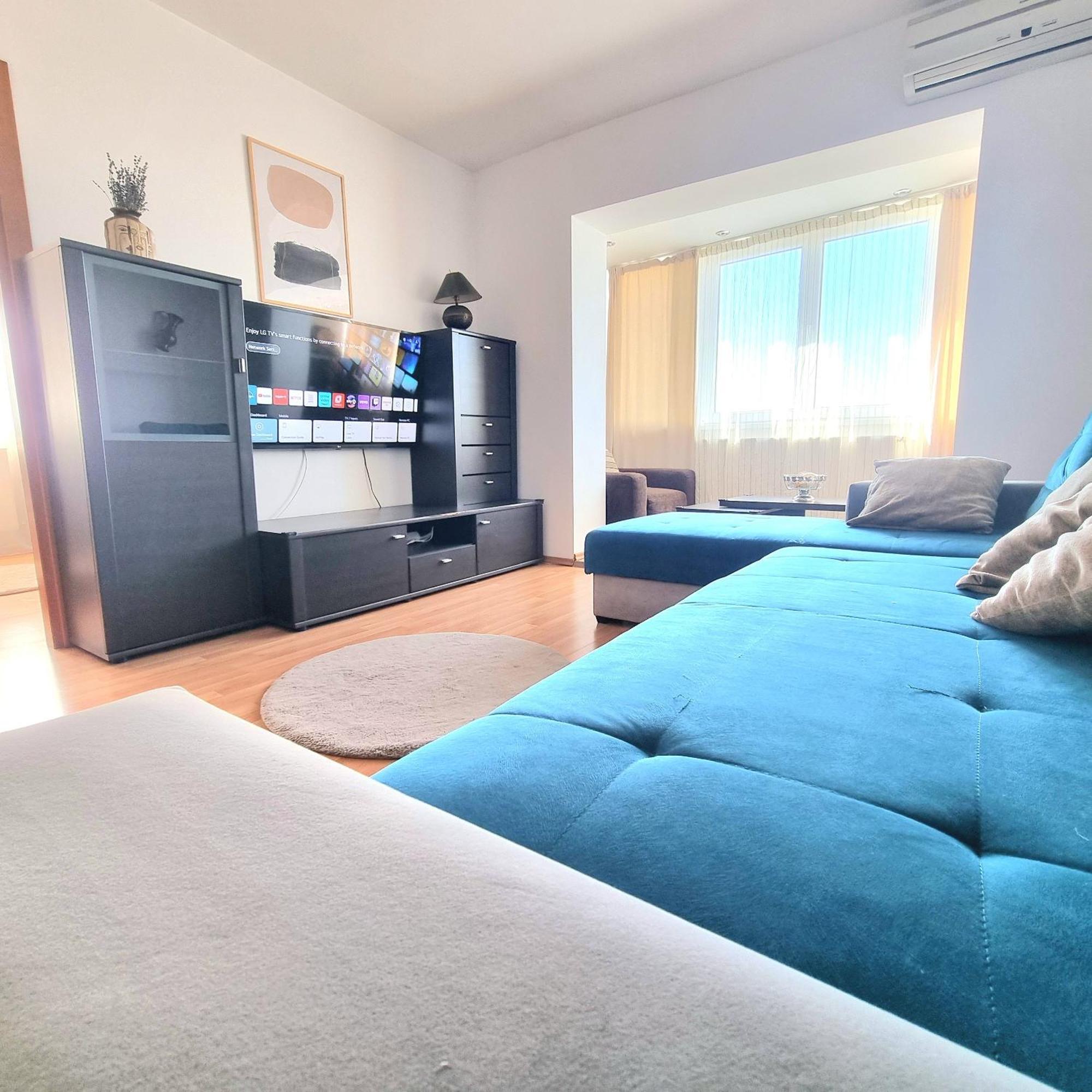 2bdr Spacious And Comfy Flat With Amazing Views - Landmark & Apartment