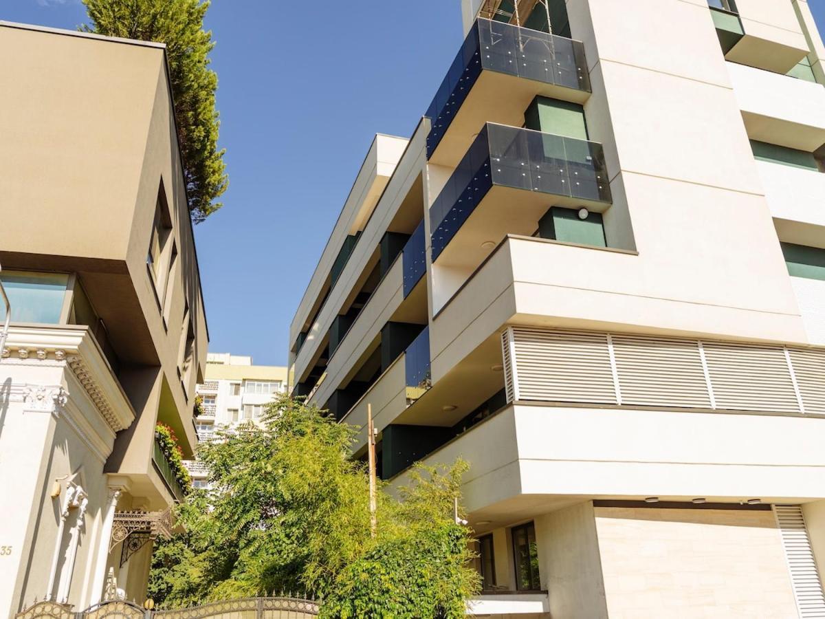 23 - New Building & Parking Apartment