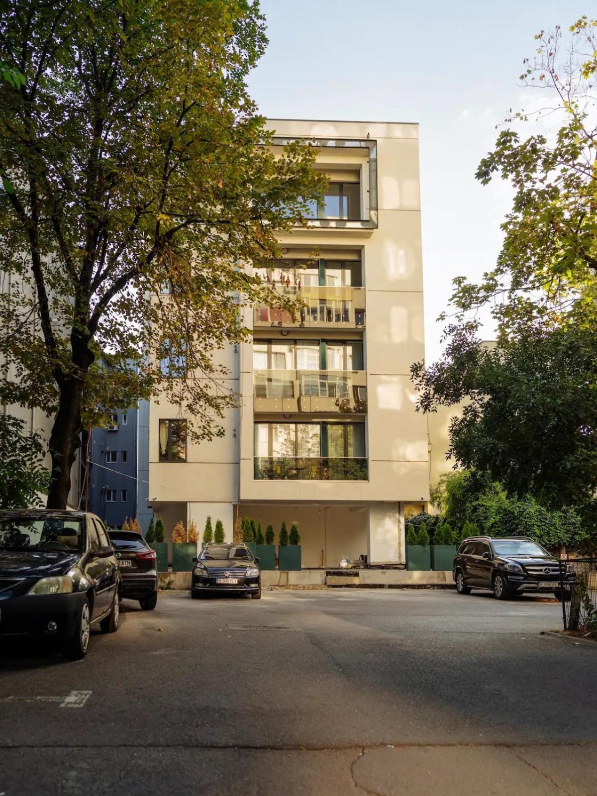 23 - New Building & Parking Apartment