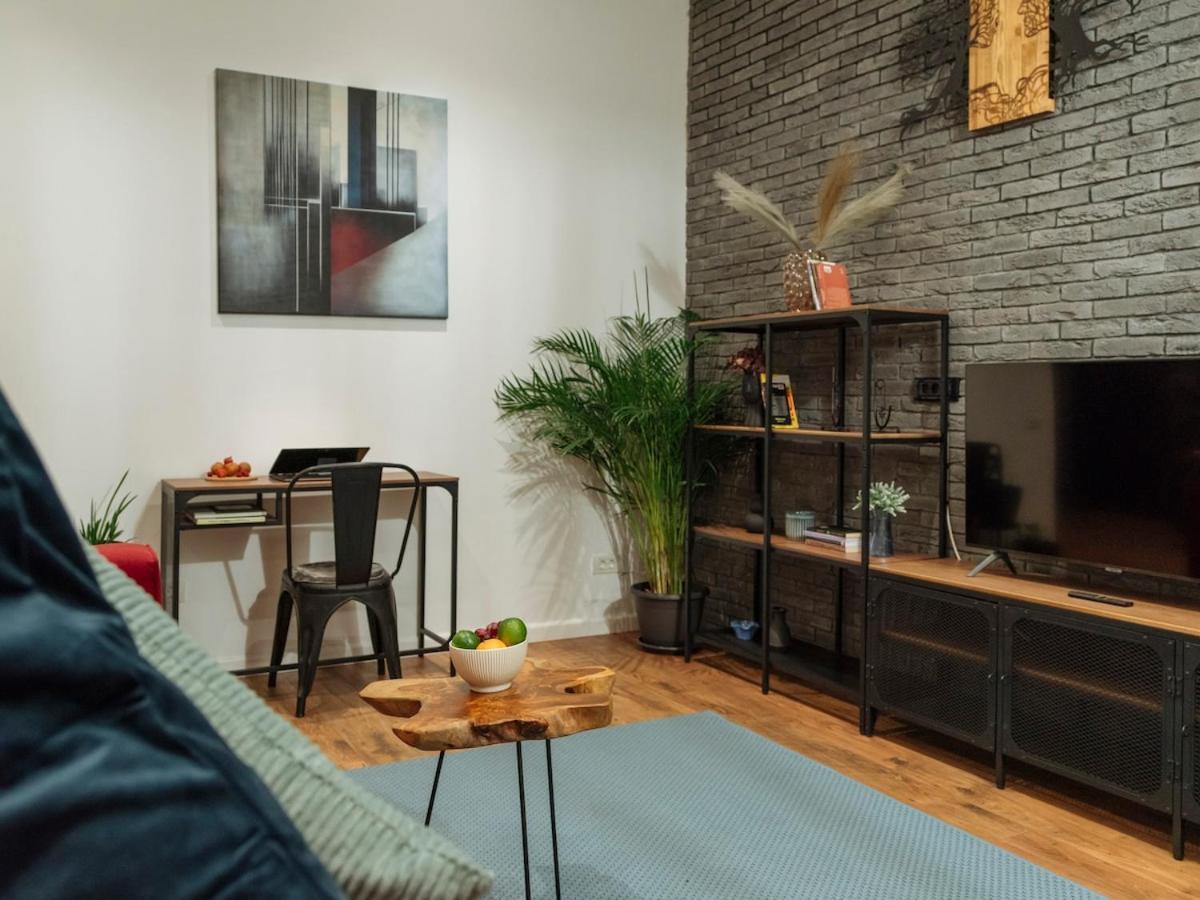 22 - New Building & Parking Apartment *