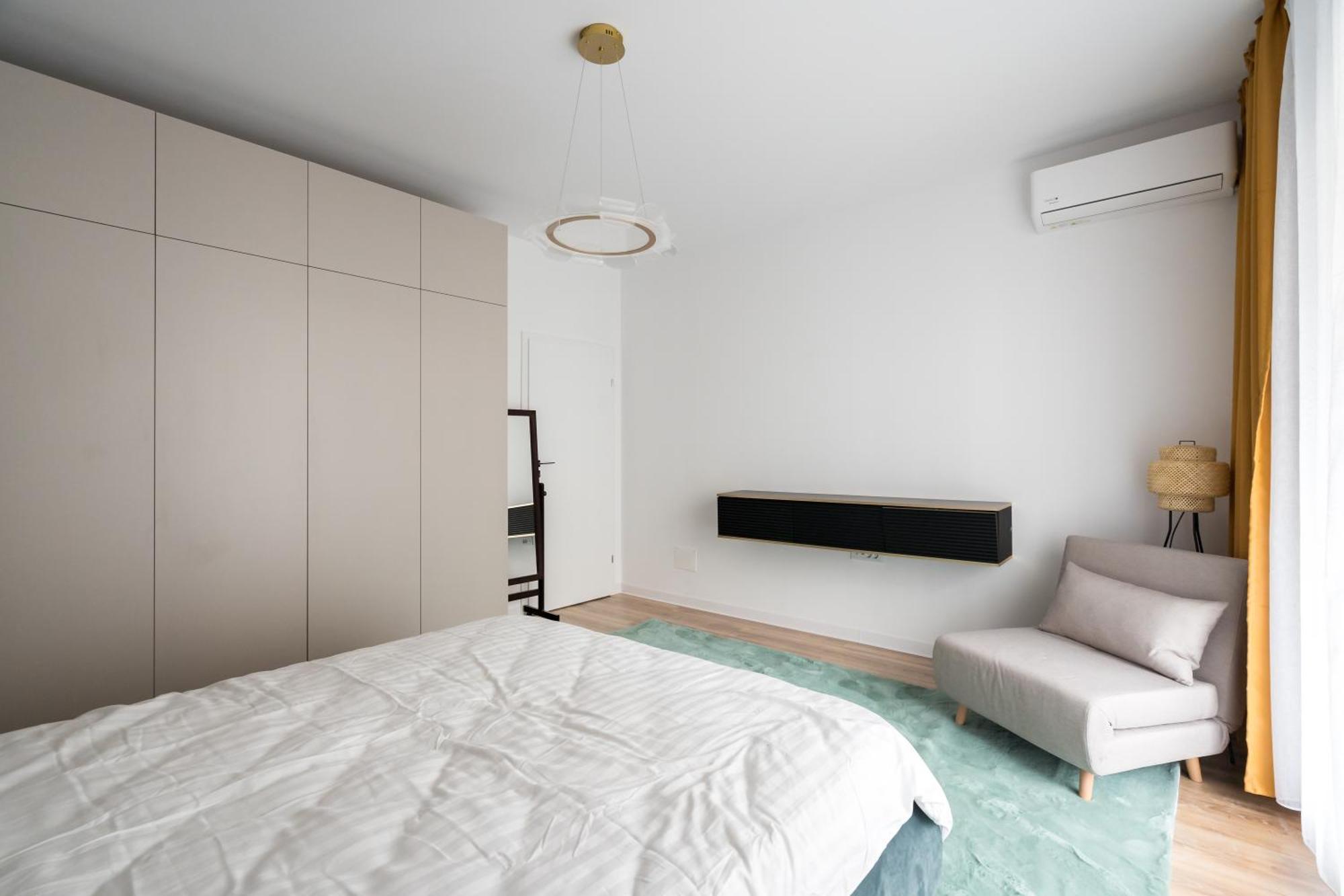 Apartment Plaza 101 *