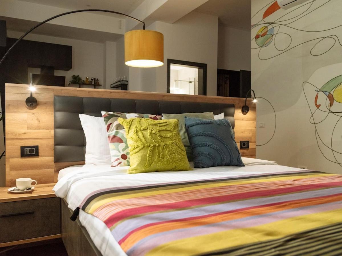 20 - New Building & Parking Apartamento Bucareste