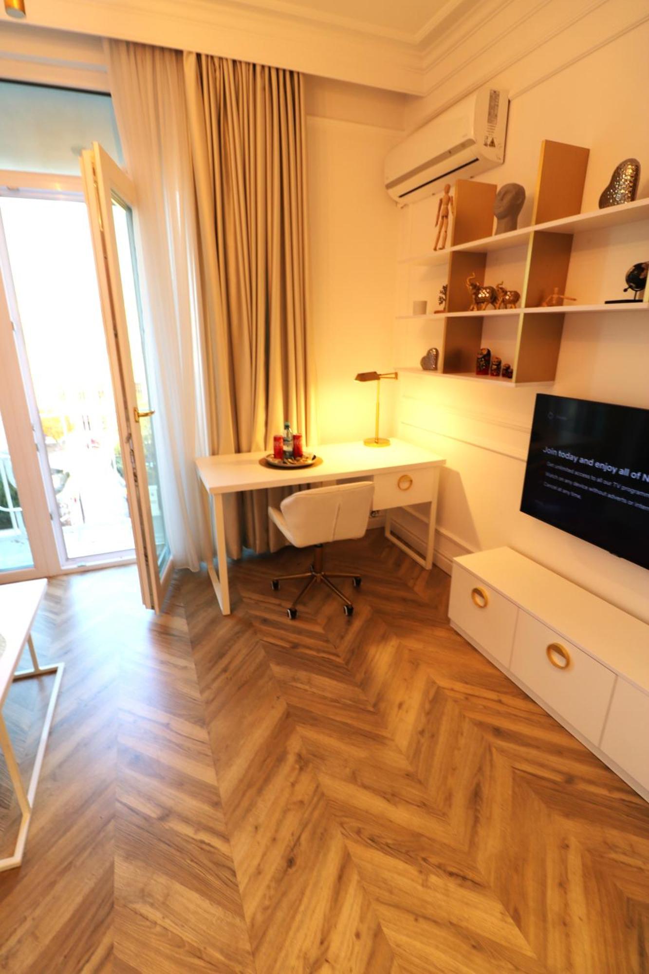 Deluxe Premium Old Town - Free Minibar Apartment *