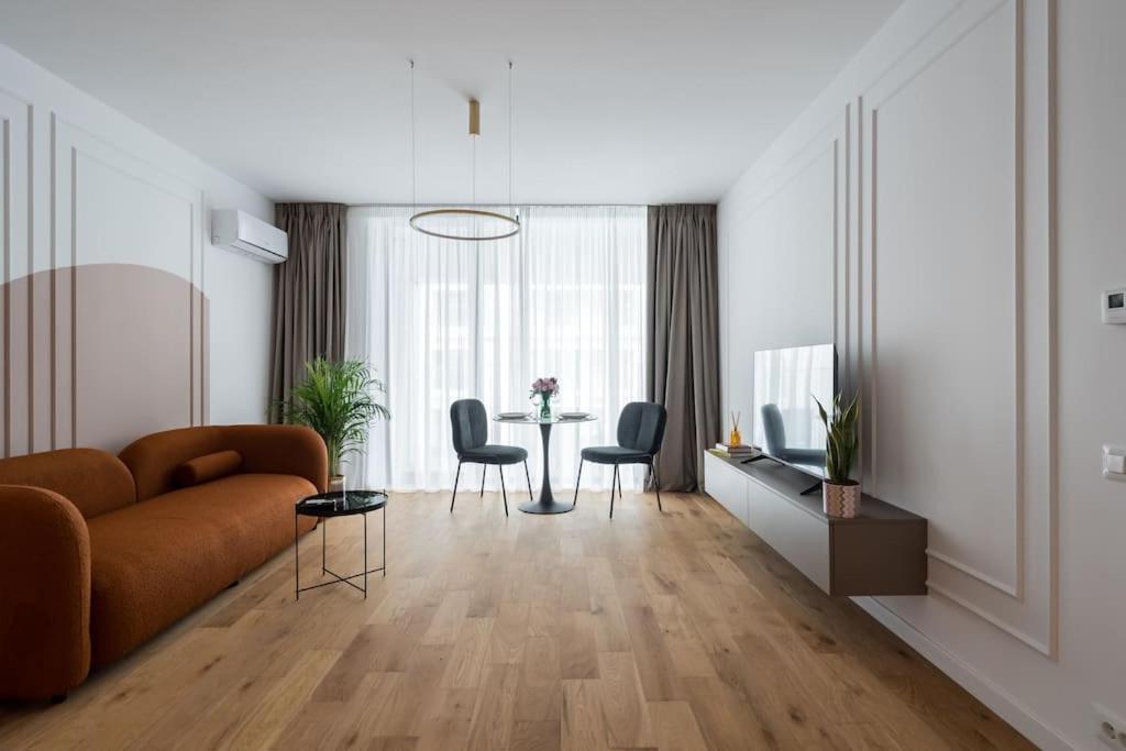 Apartment Orange In One Cotroceni *