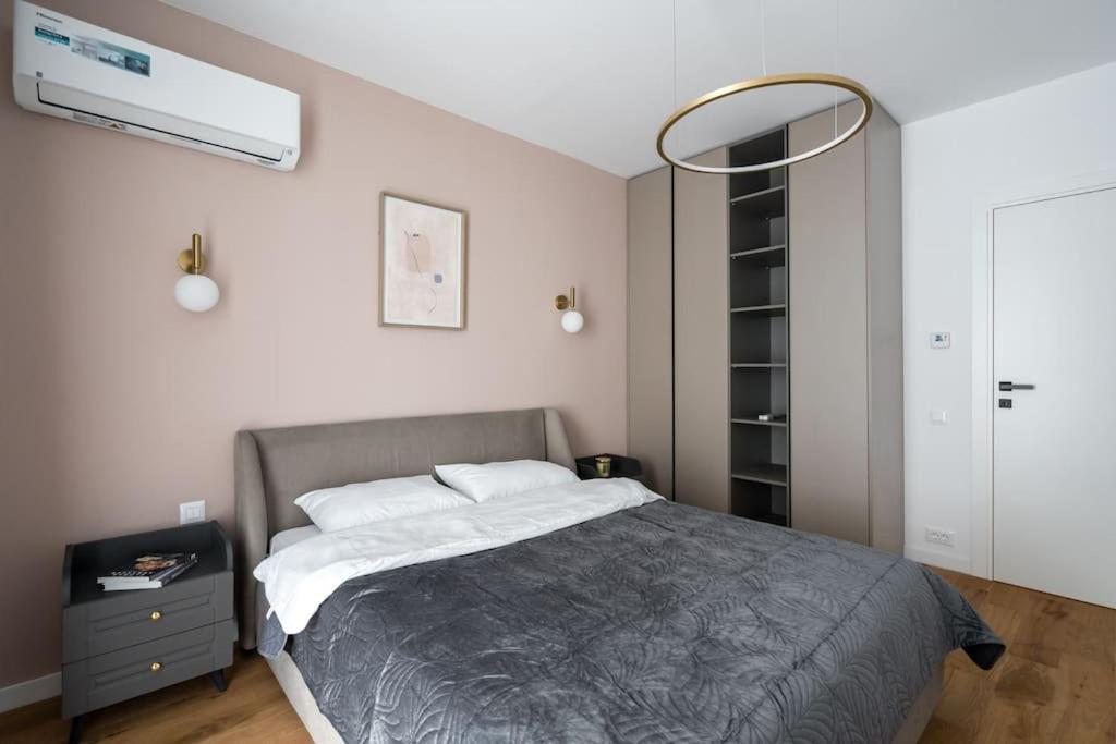 Apartment Orange In One Cotroceni