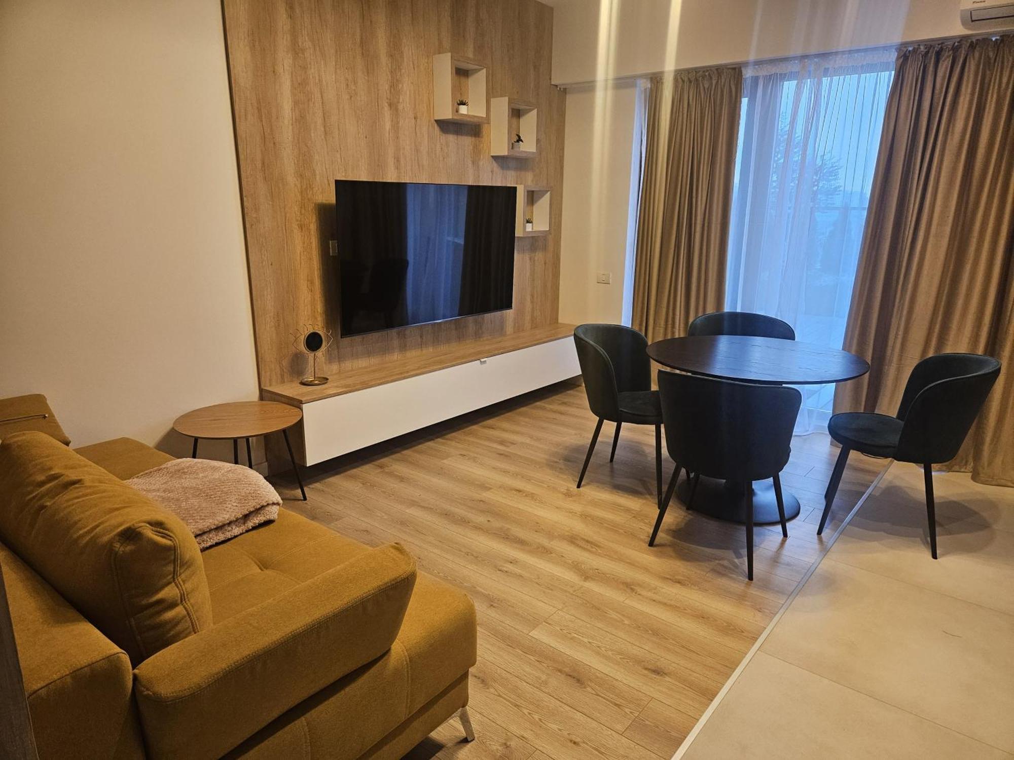 Park Apartment