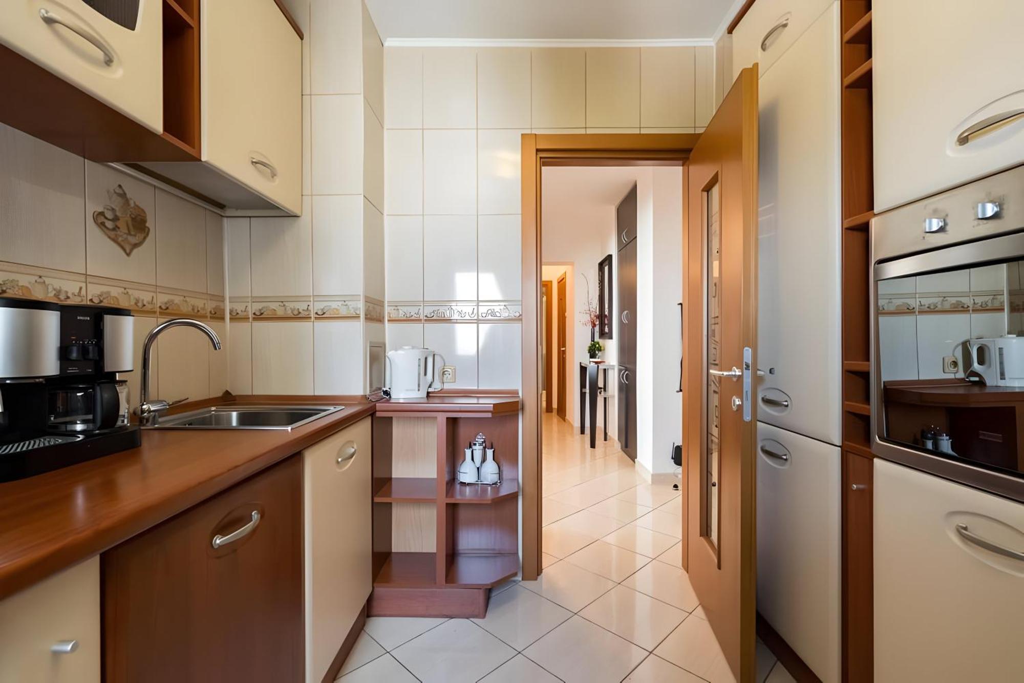 2bdr Spacious And Comfy Flat With Amazing Views - Landmark & Apartment